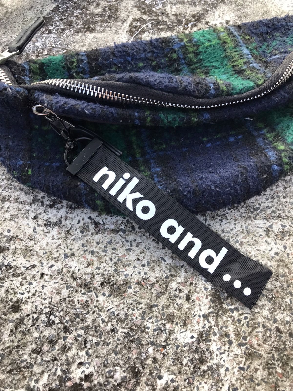 Vintage Vintage Niko and.. Sling Bag japanesebrand Size ONE SIZE - 5 Thumbnail