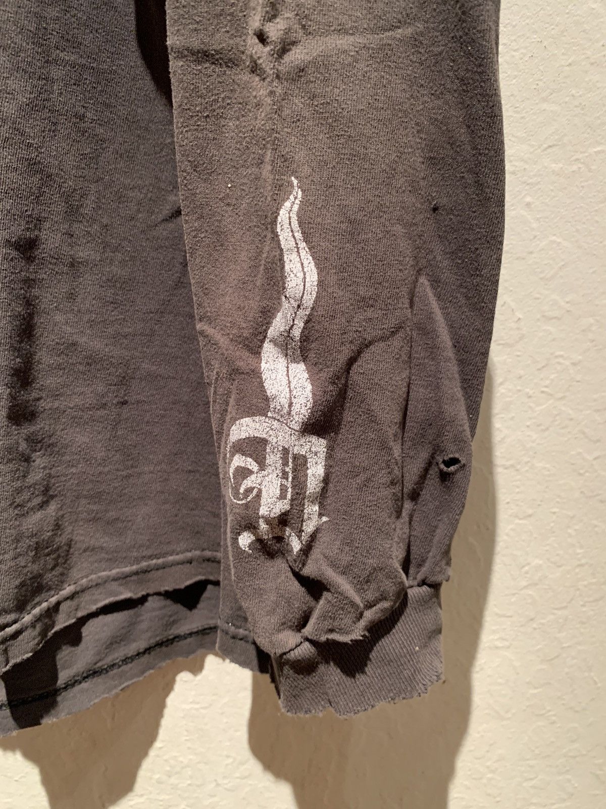 Band Tees × Vintage RARE* Vintage Deftones Thrashed Delta Long Sleeve Band Shirt Size US XL / EU 56 / 4 - 2 Thumbnail