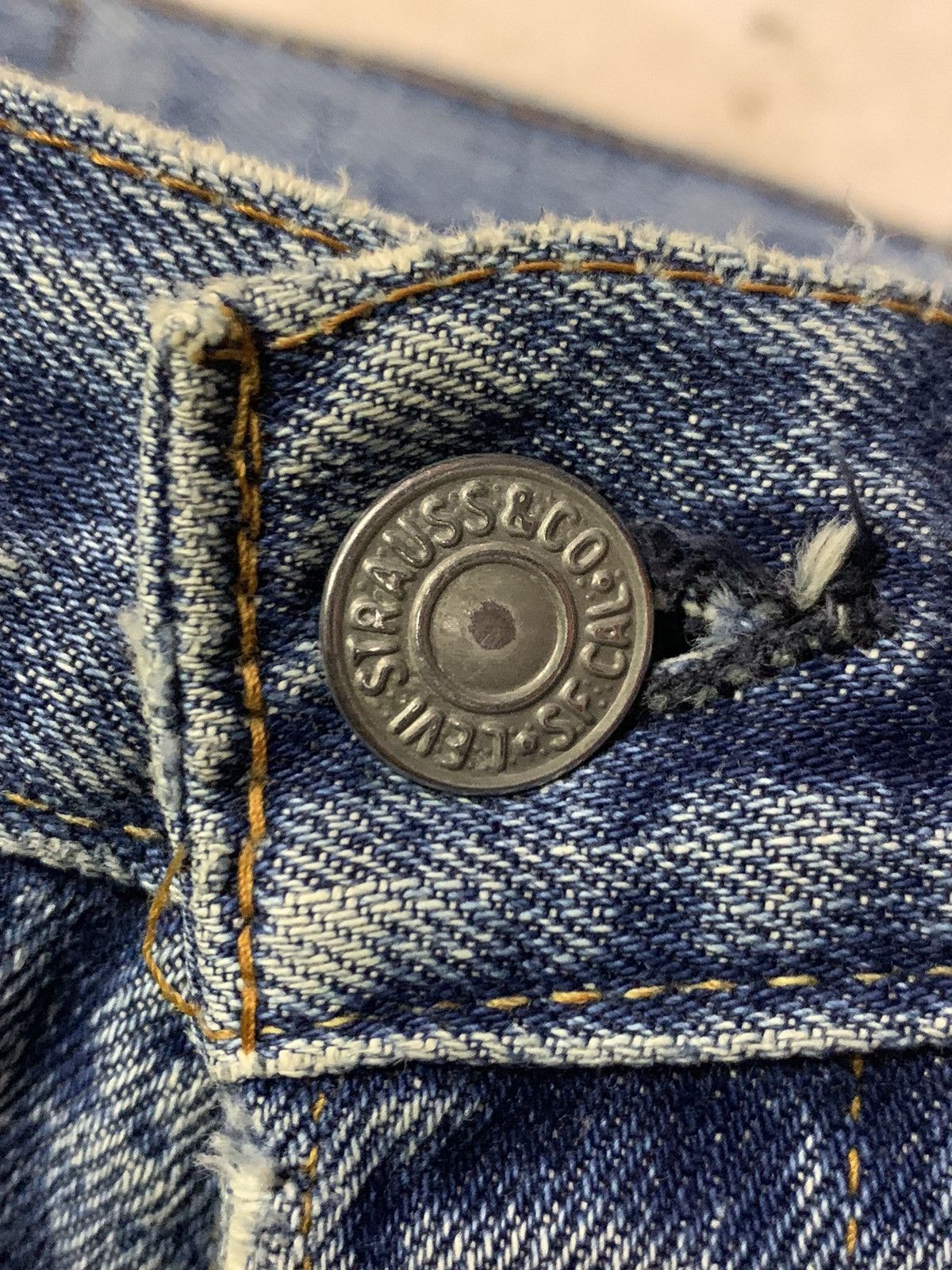 Levi's Vintage Clothing × Vintage Vintage Distressed Levi’s 501 redline #6 stamping Size US 32 / EU 48 - 12 Thumbnail