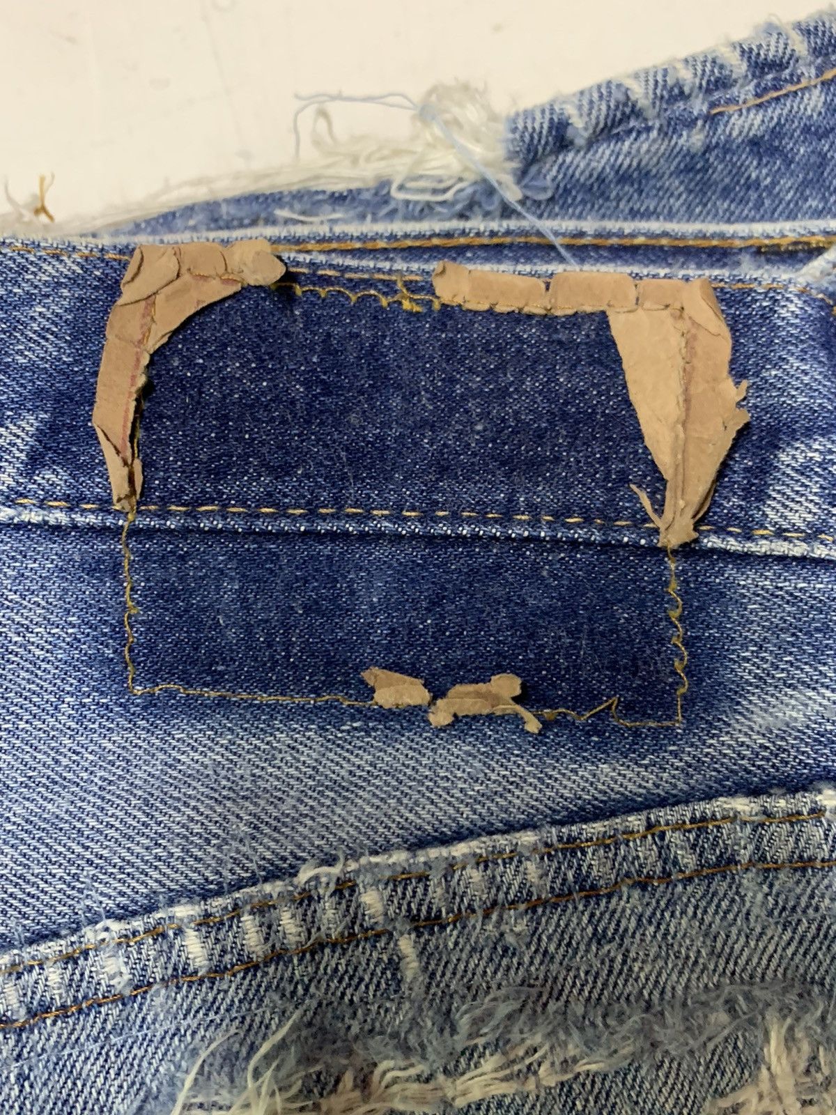 Levi's Vintage Clothing × Vintage Vintage Distressed Levi’s 501 redline #6 stamping Size US 32 / EU 48 - 24 Thumbnail