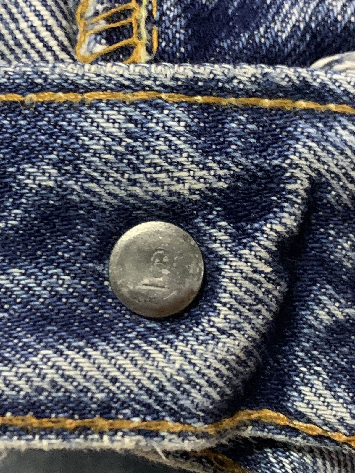 Levi's Vintage Clothing × Vintage Vintage Distressed Levi’s 501 redline #6 stamping Size US 32 / EU 48 - 15 Thumbnail