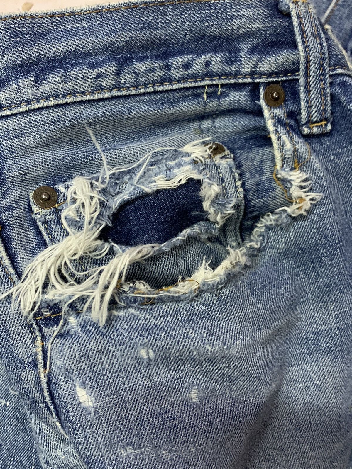 Levi's Vintage Clothing × Vintage Vintage Distressed Levi’s 501 redline #6 stamping Size US 32 / EU 48 - 14 Thumbnail