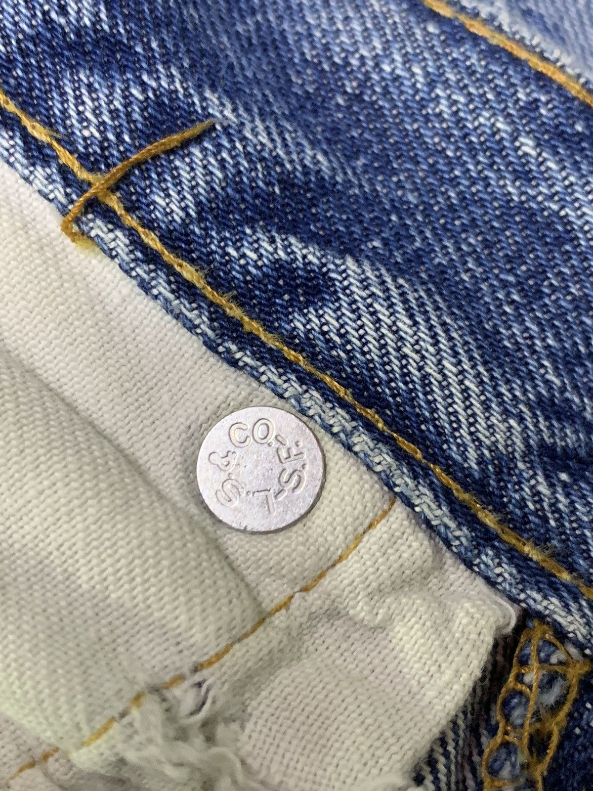 Levi's Vintage Clothing × Vintage Vintage Distressed Levi’s 501 redline #6 stamping Size US 32 / EU 48 - 19 Thumbnail