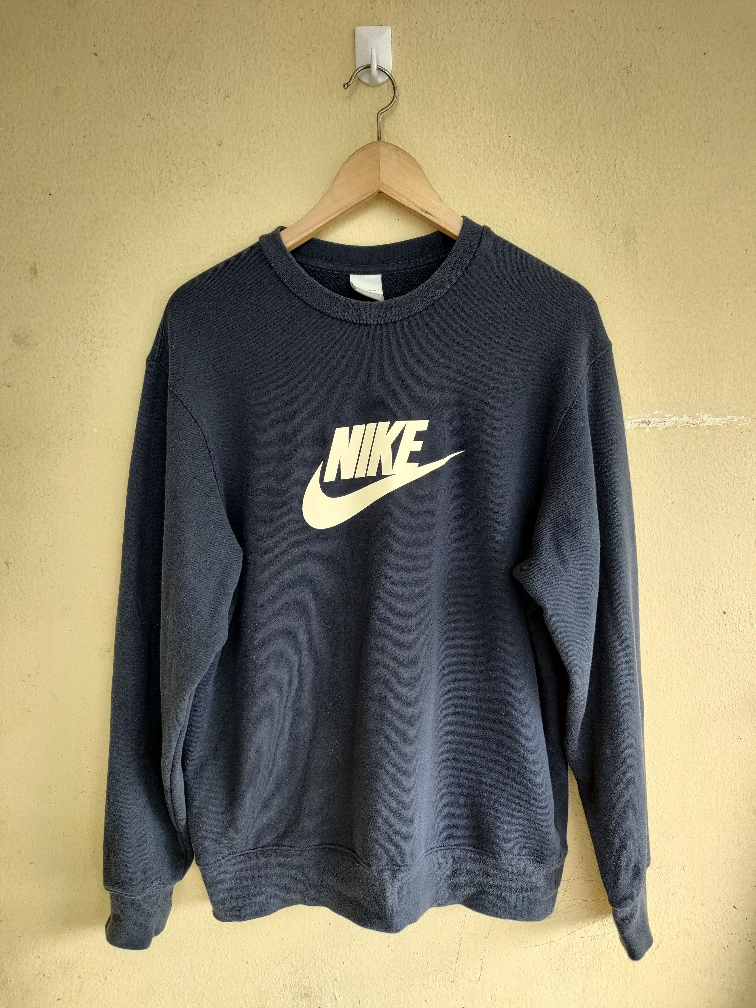 Nike Vintage Nike Y2K Sweetshirts Size US L / EU 52-54 / 3 - 1 Thumbnail