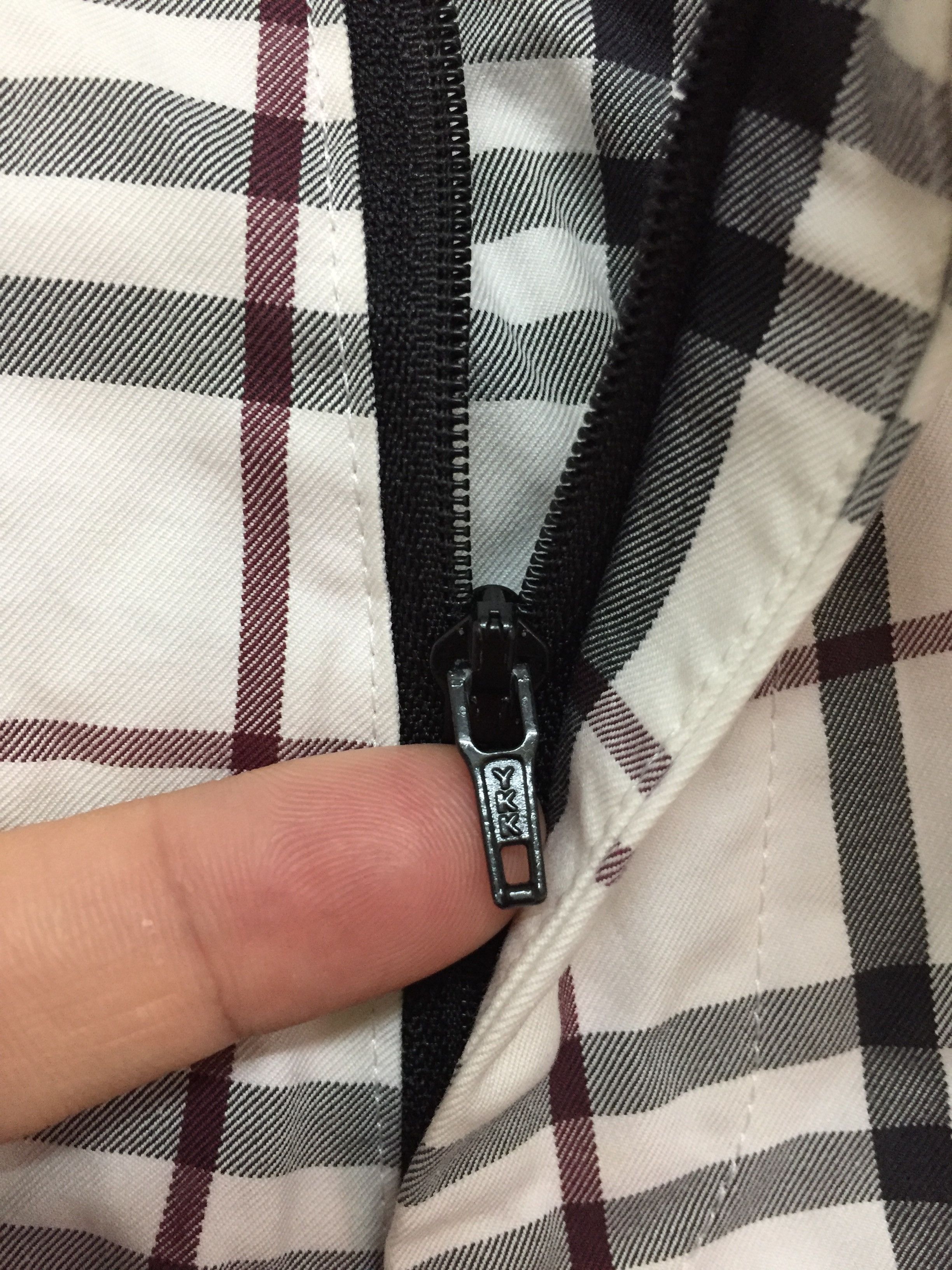 Burberry × Vintage Vintage Burberry Nova Check Black label pants Size 34" / US 12 / IT 48 - 6 Thumbnail