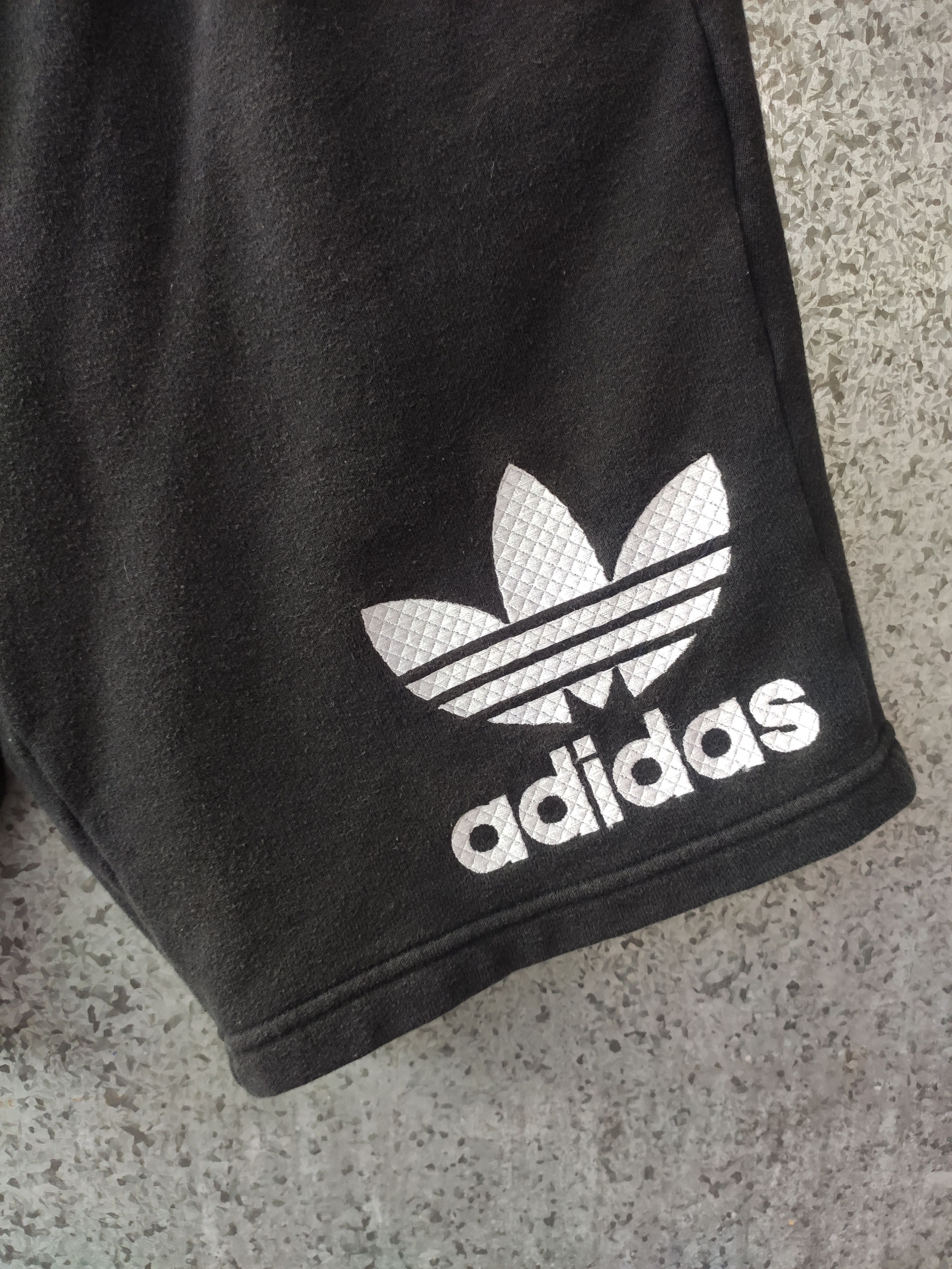 Adidas 🔥 Vintage 90s Vintage Adidas shorts big logo embroidery Size US 34 / EU 50 - 3 Thumbnail