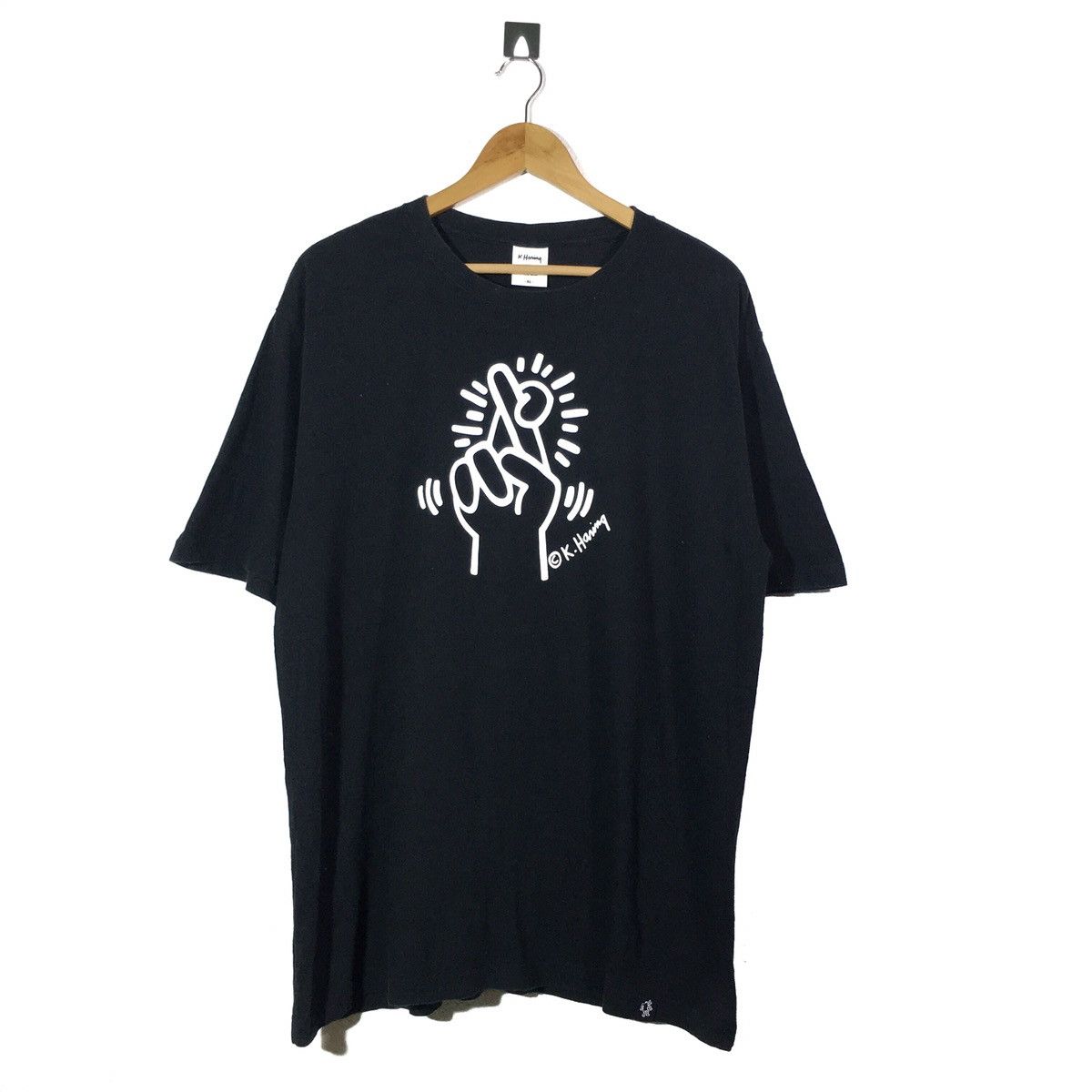 Keith Haring × Uniqlo Vintage Keith Haring Pop Art Uniqlo Japan Shirt XL Sz Size US XL / EU 56 / 4 - 1 Thumbnail