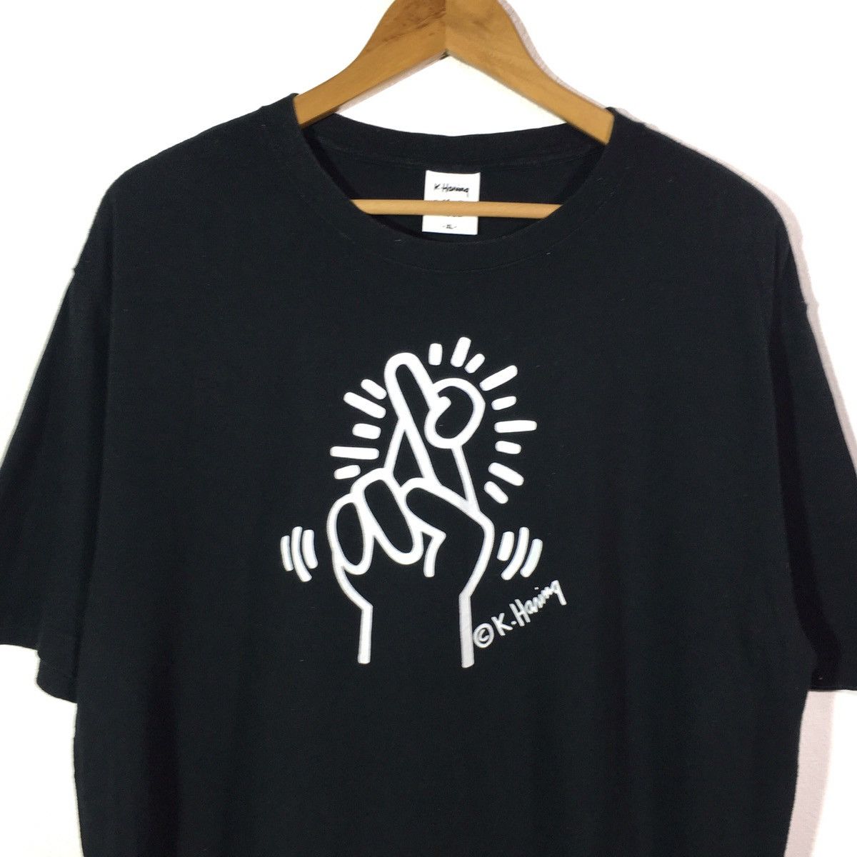 Keith Haring × Uniqlo Vintage Keith Haring Pop Art Uniqlo Japan Shirt XL Sz Size US XL / EU 56 / 4 - 2 Thumbnail