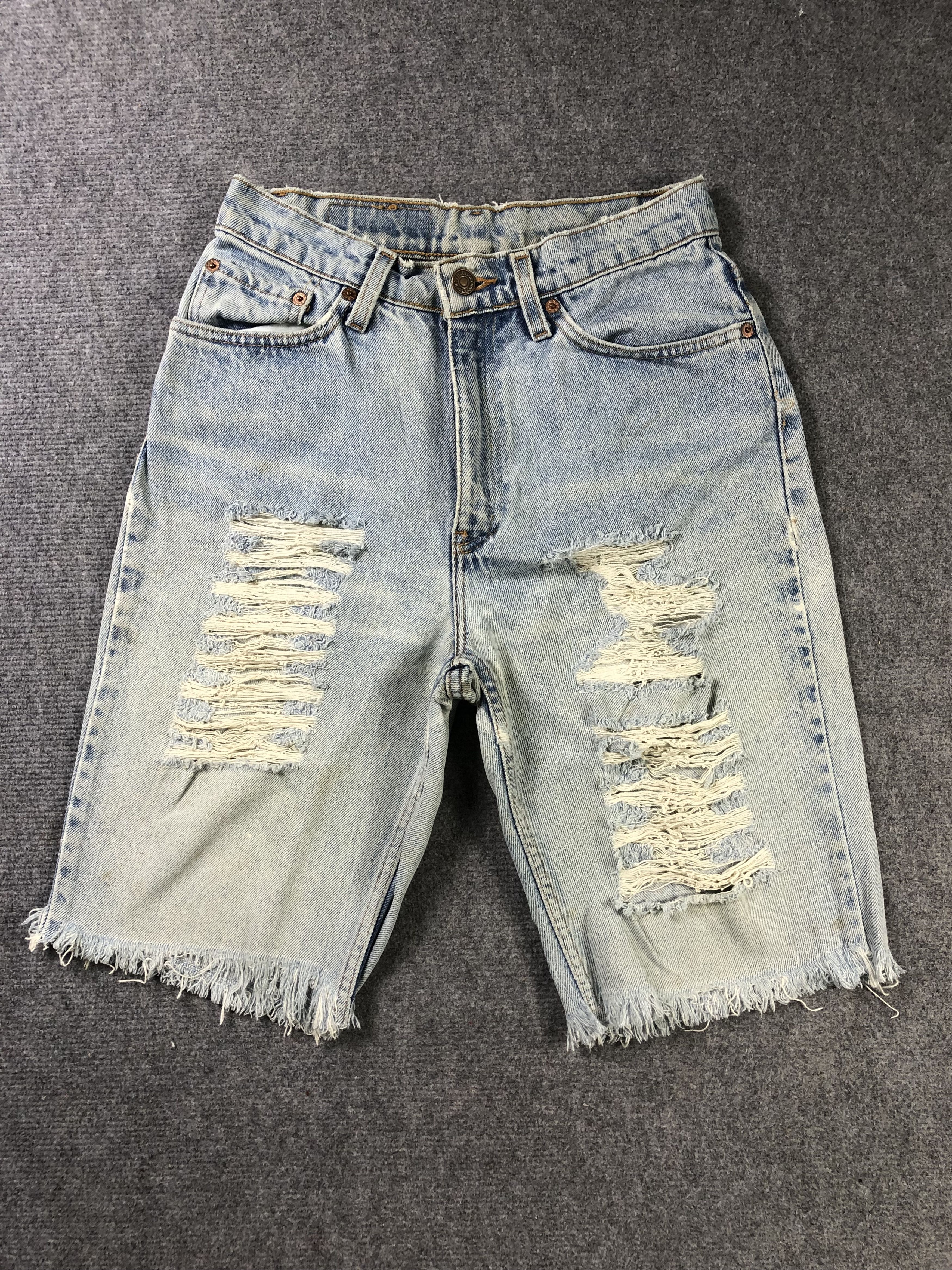 image of Light Blue Levis 512 Short Jeans 27X10, Men's