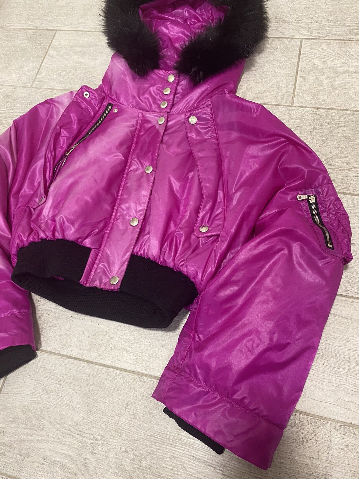 Dolce & Gabbana × Vintage Dolce & Gabbana Fuchsia Cropped Hooded Raccoon Trim Jacket Size US XS / EU 42 / 0 - 4 Thumbnail