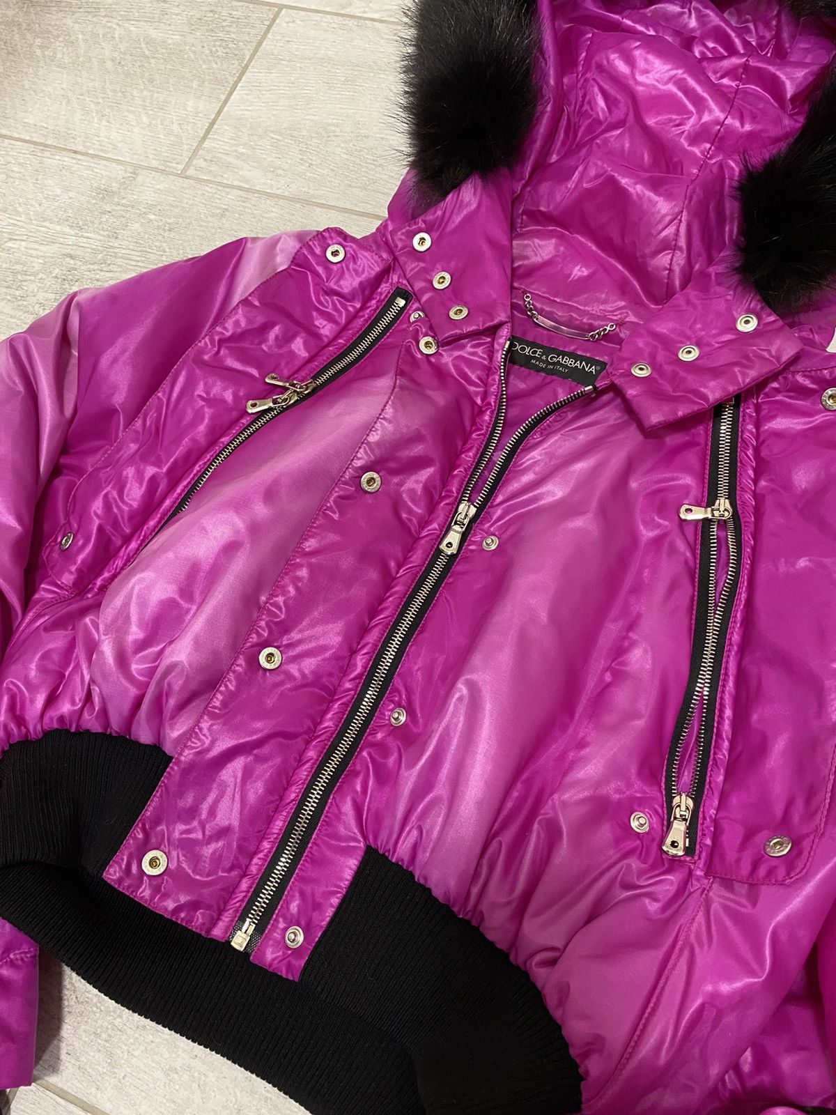 Dolce & Gabbana × Vintage Dolce & Gabbana Fuchsia Cropped Hooded Raccoon Trim Jacket Size US XS / EU 42 / 0 - 13 Thumbnail