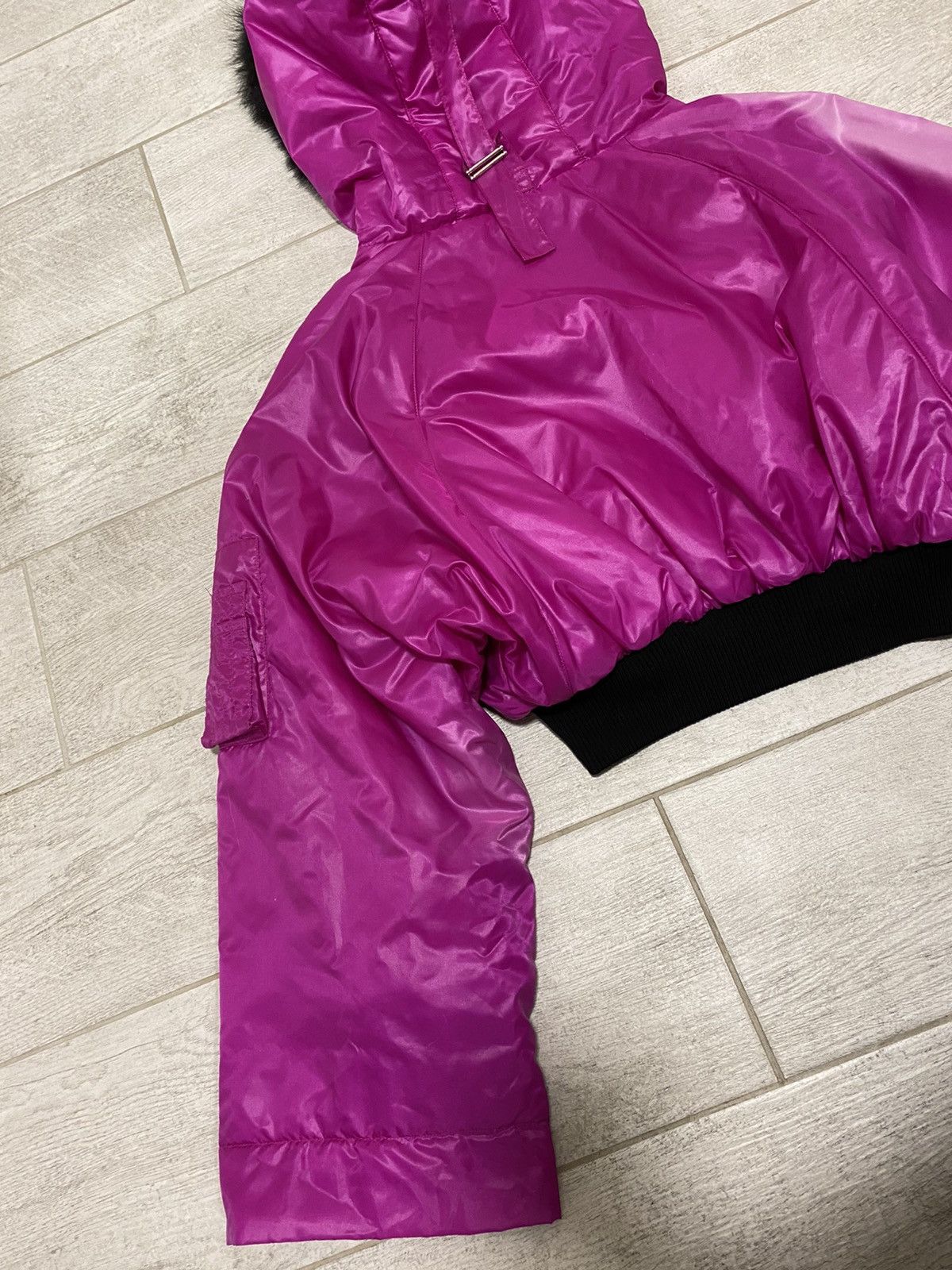 Dolce & Gabbana × Vintage Dolce & Gabbana Fuchsia Cropped Hooded Raccoon Trim Jacket Size US XS / EU 42 / 0 - 17 Thumbnail
