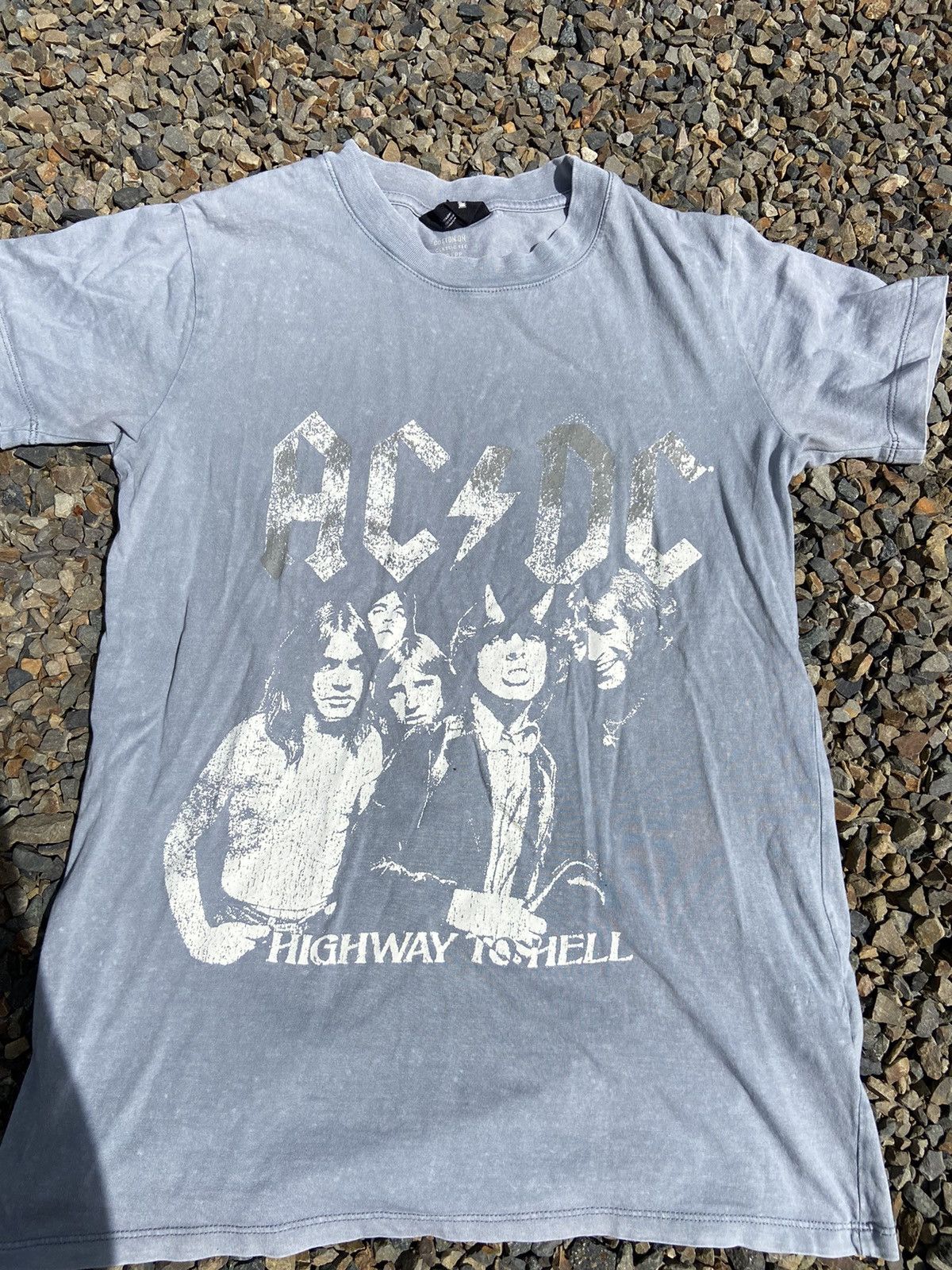 AC/DC AC DC. T-shirt. Faded massive print. Highway To He’ll Album Size US XS / EU 42 / 0 - 1 Thumbnail