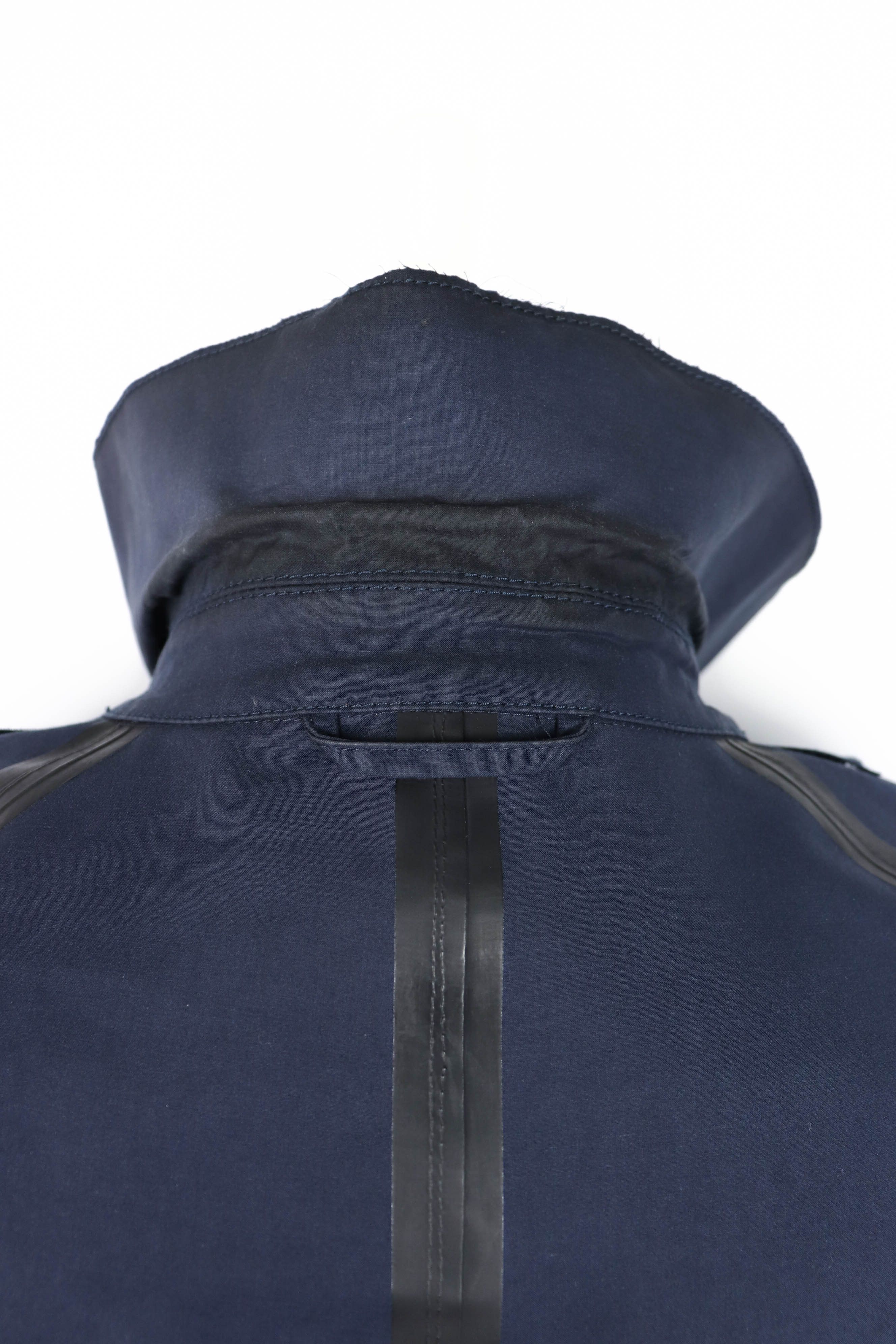 Bruno Magli Bruno Magli 00 Vintage Tech Laser Cut Cropped Jacket Size US L / EU 52-54 / 3 - 19 Thumbnail