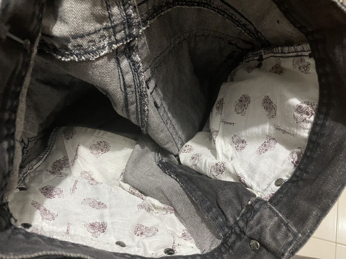 Japanese Brand Very Rare Skull And Button similar Hysteric Glamour Jeans Size US 31 - 12 Thumbnail