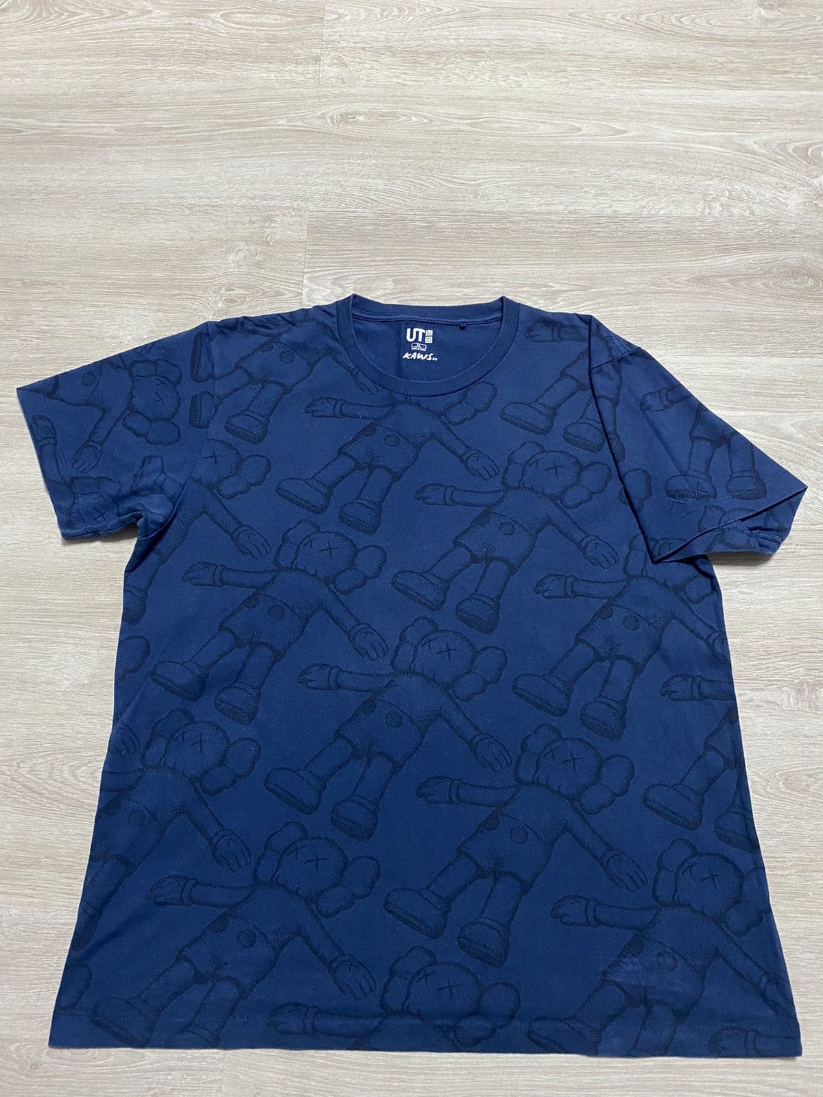 Kaws × Uniqlo Uniqlo x Kaws multi logo tee sz XL Size US XL / EU 56 / 4 - 1 Thumbnail