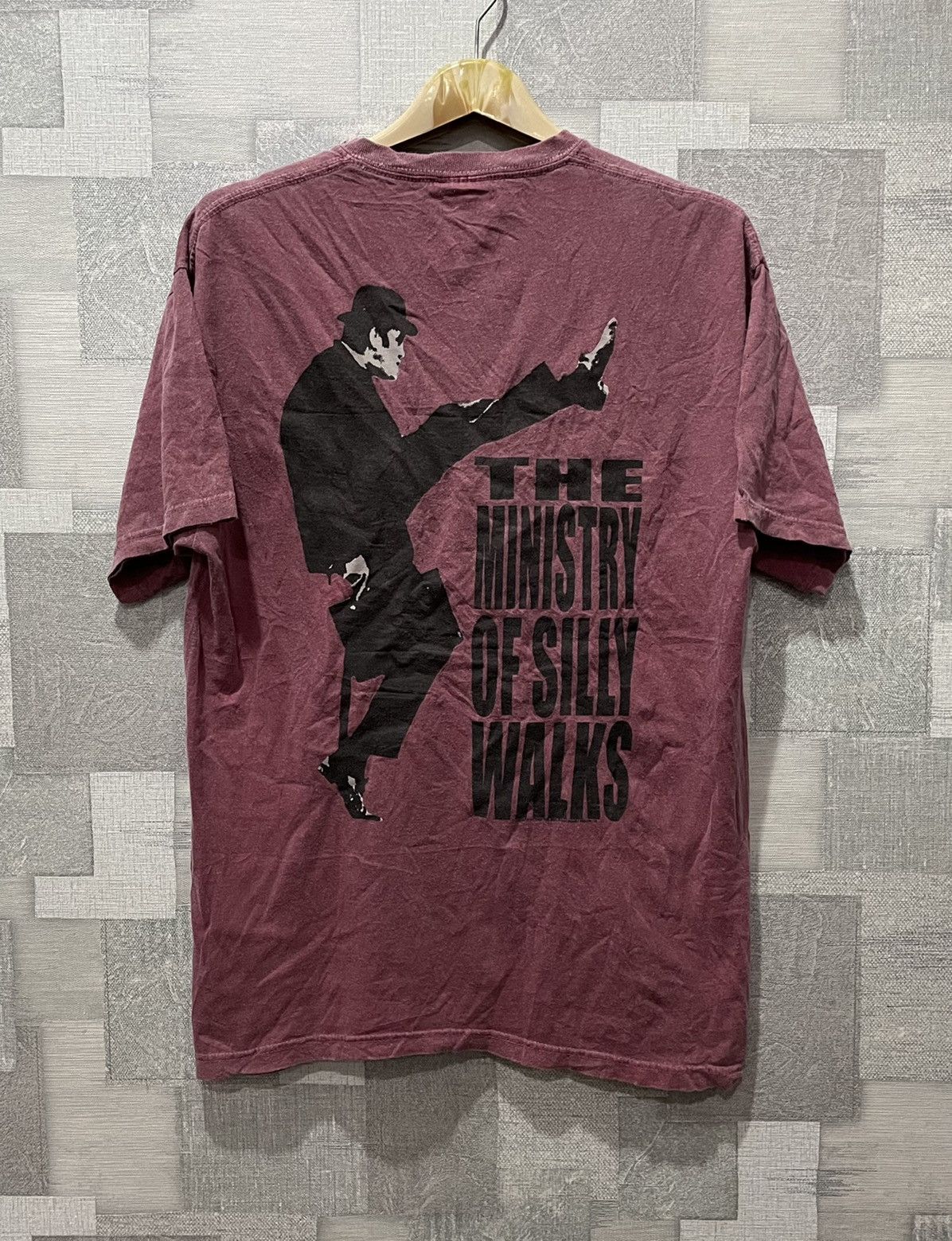 Vintage Vintage THE MINISTRY OF SILLY WALKS comedy tv show Size US M / EU 48-50 / 2 - 1 Thumbnail