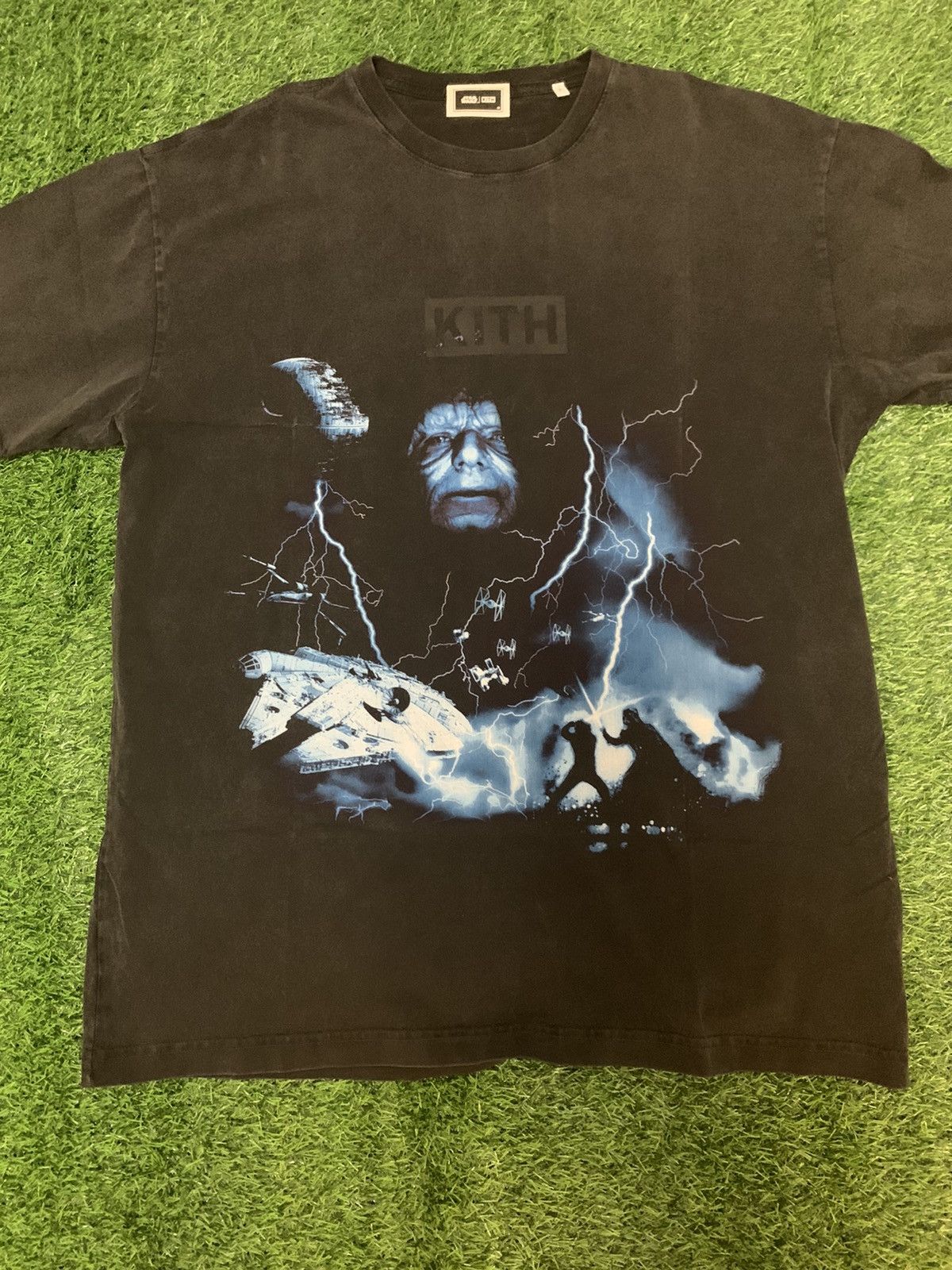 Kith Kith x STAR WARS Emperor Vintage Tee Size Medium (IN HAND