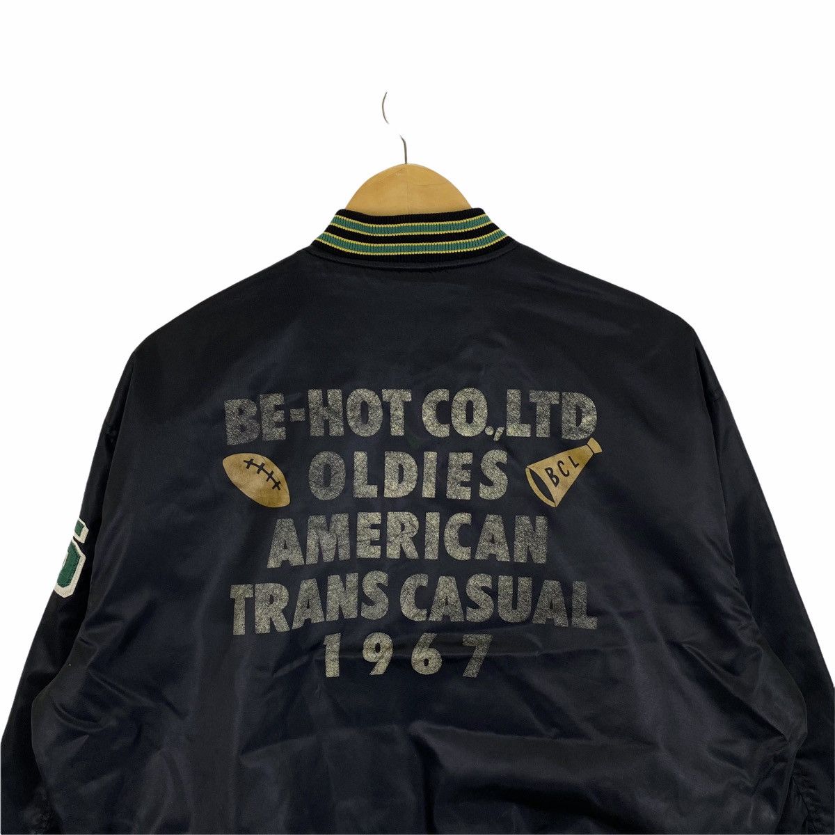 Vintage Vintage BEHOT American Trans Casual Varsity Bomber Jacket Size US L / EU 52-54 / 3 - 7 Thumbnail