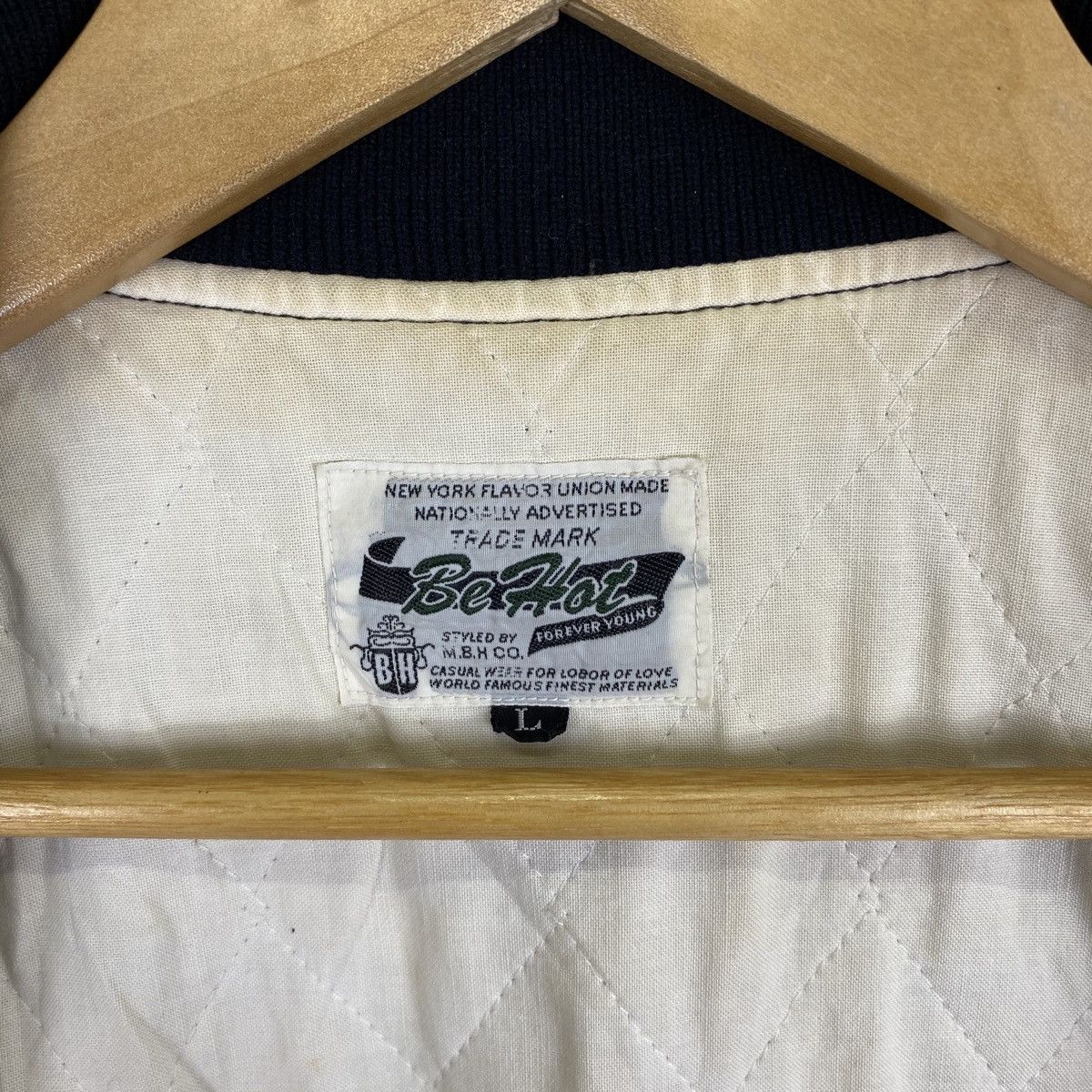 Vintage Vintage BEHOT American Trans Casual Varsity Bomber Jacket Size US L / EU 52-54 / 3 - 9 Thumbnail