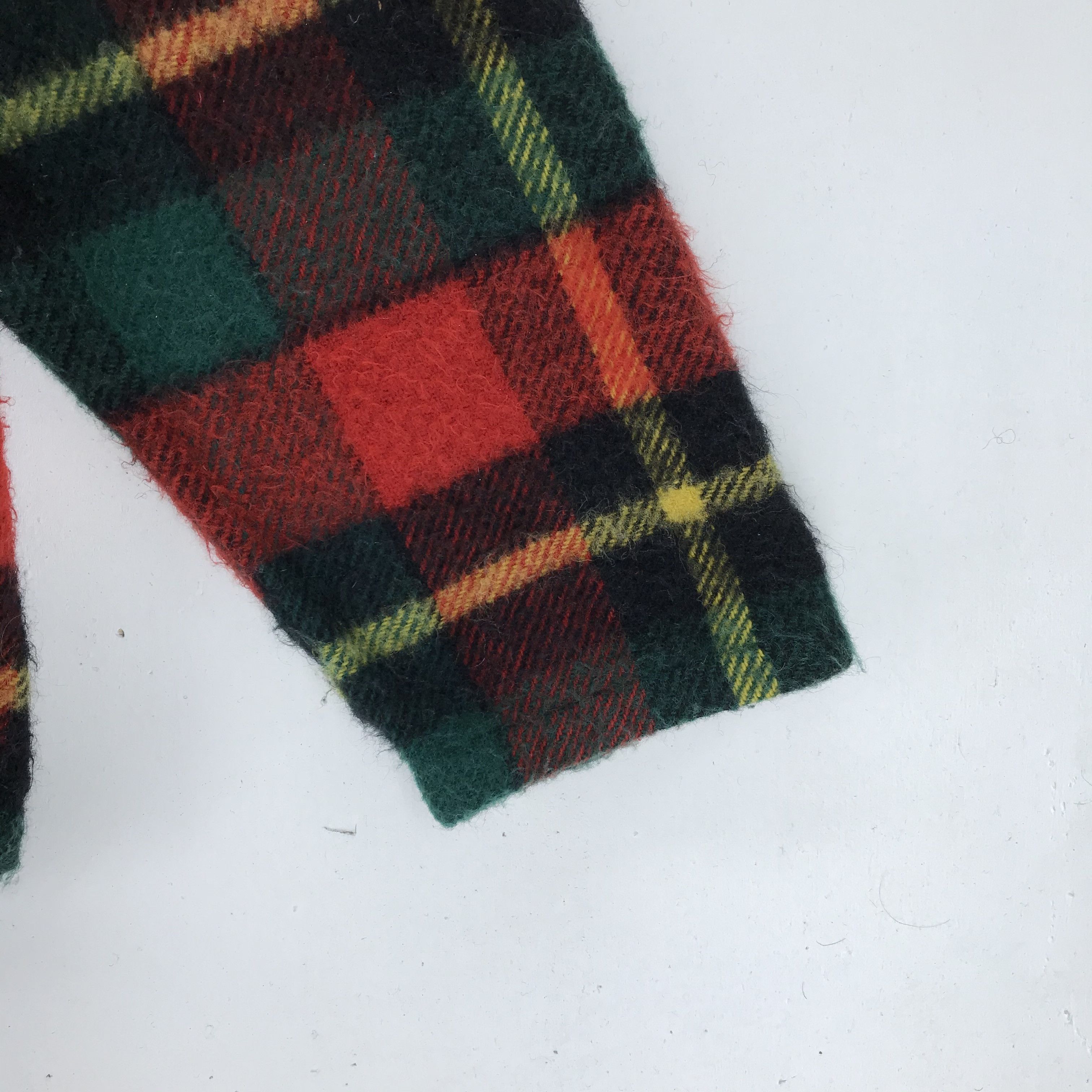 Van Heusen VAN HEUSEN Poncho Wool Tartan Fishtail Sweater #2290-24 Size US L / EU 52-54 / 3 - 4 Thumbnail