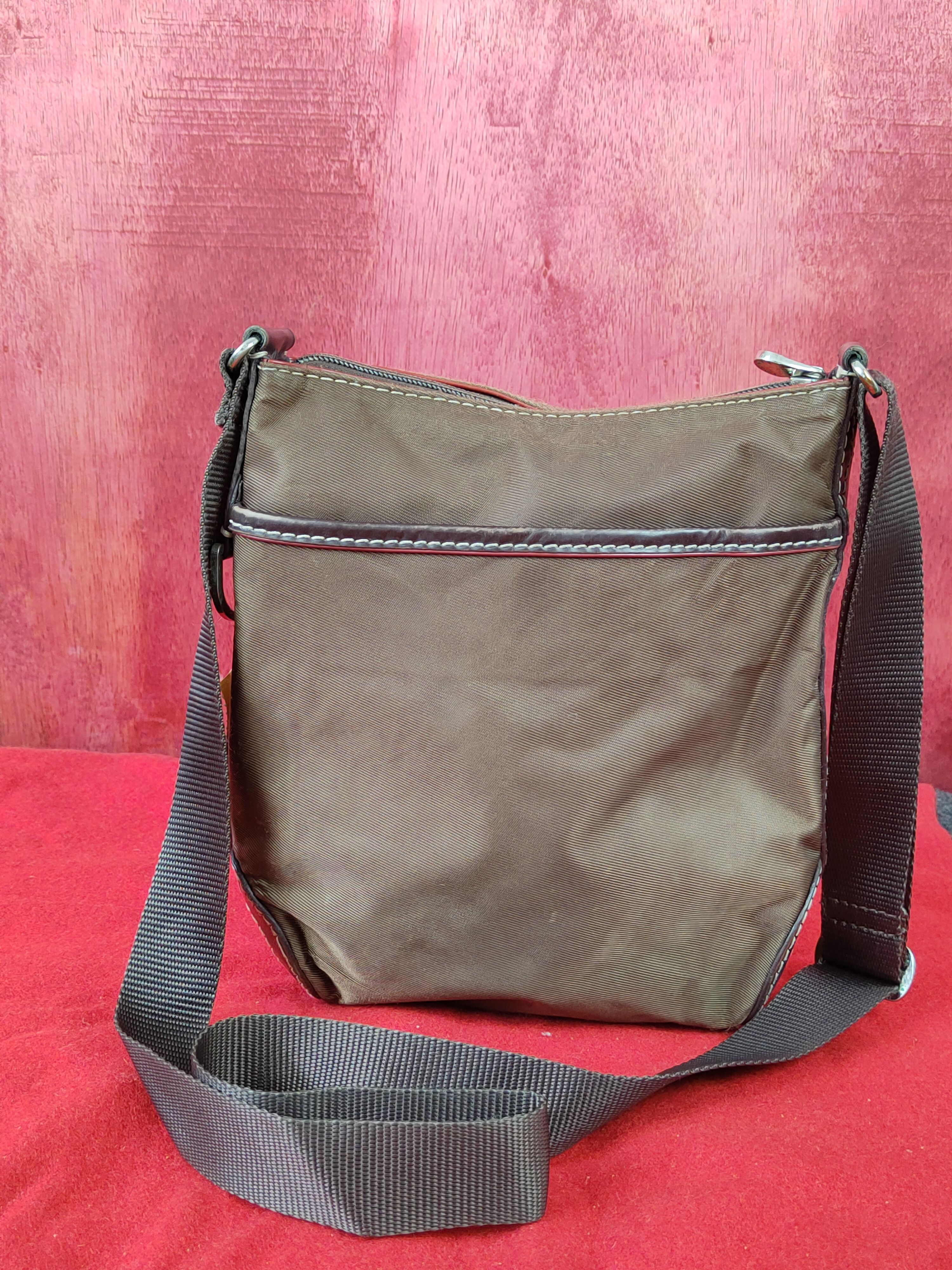 Lancel Lancel Paris Crossbody sling Bag #SB011 Size ONE SIZE - 8 Thumbnail