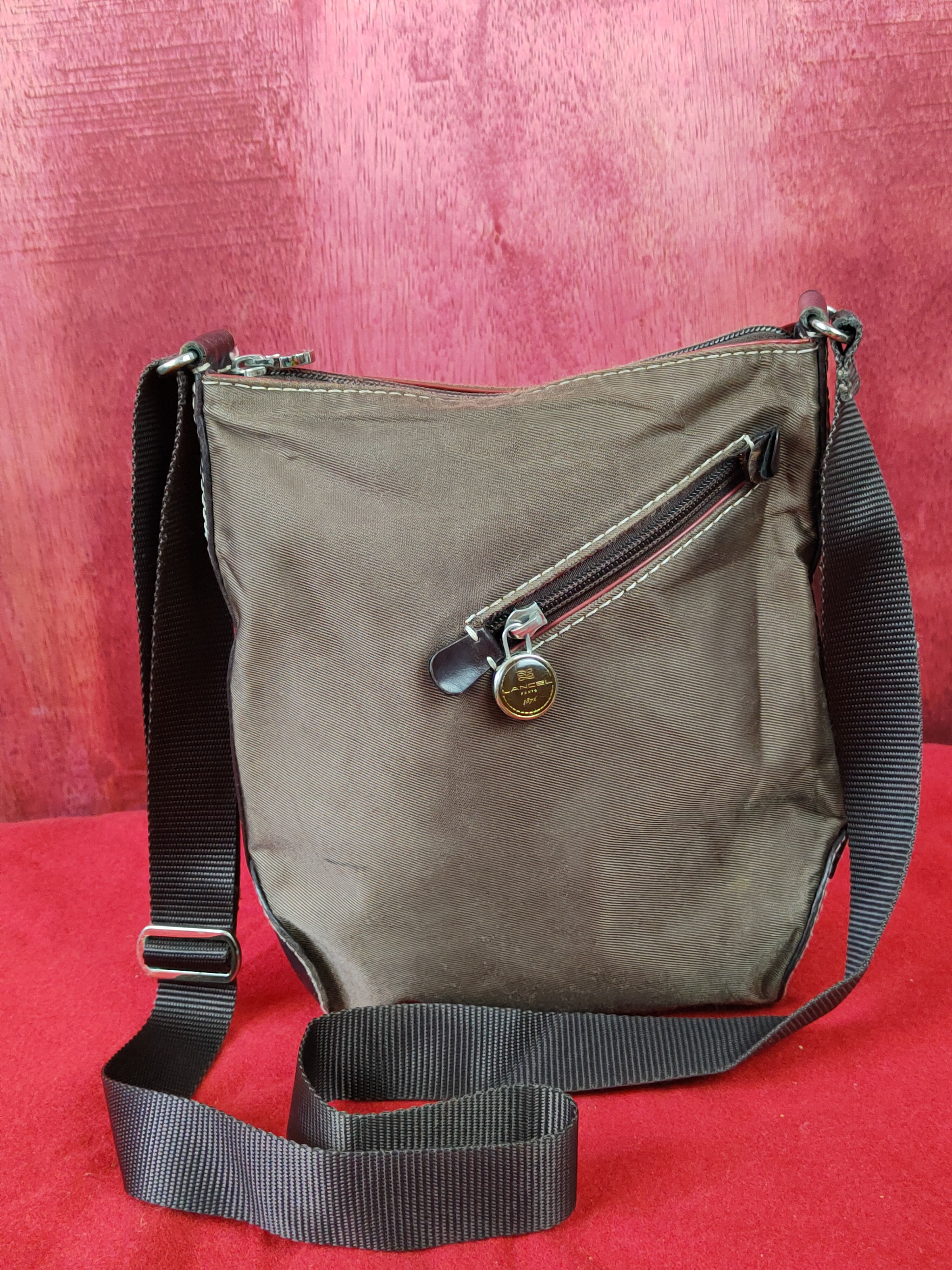 Lancel Lancel Paris Crossbody sling Bag #SB011 Size ONE SIZE - 1 Thumbnail