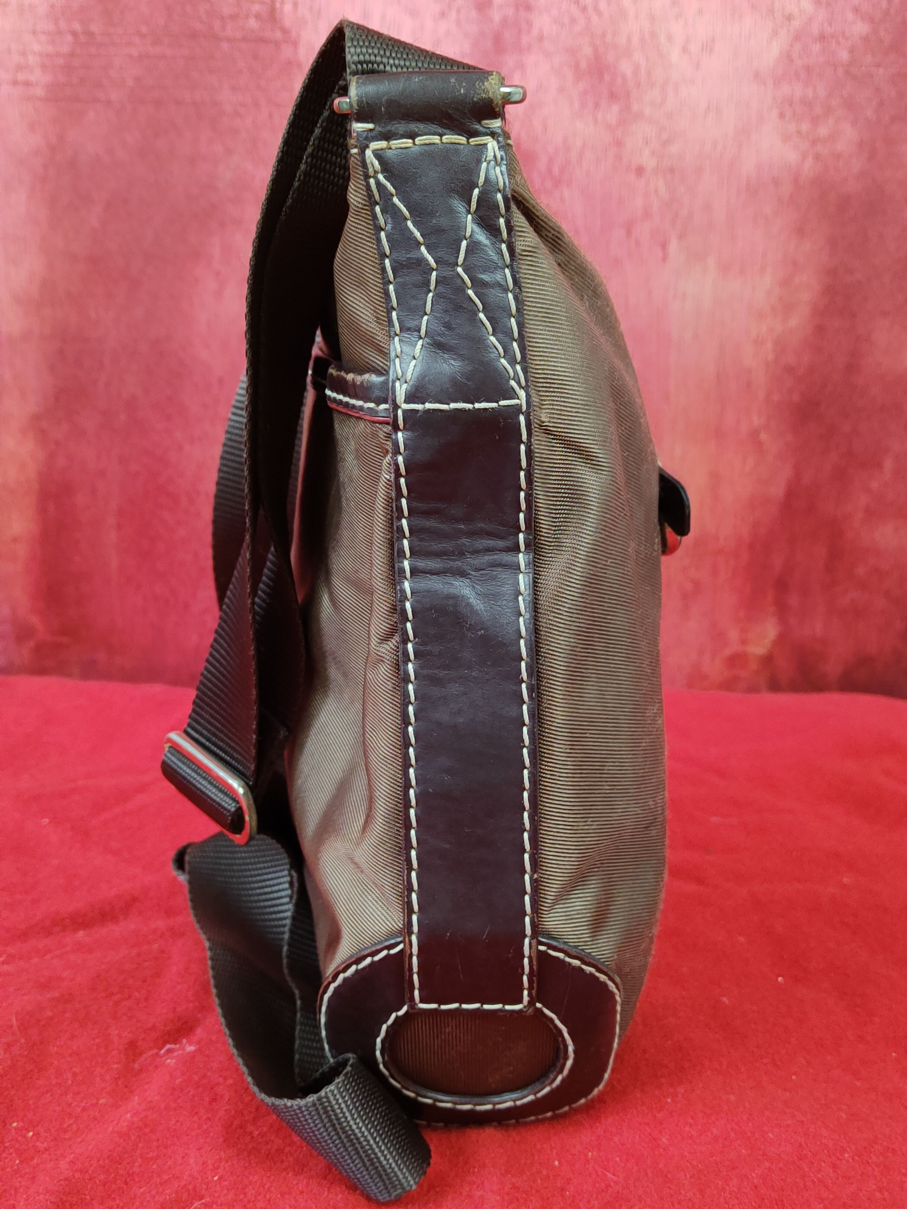 Lancel Lancel Paris Crossbody sling Bag #SB011 Size ONE SIZE - 11 Thumbnail