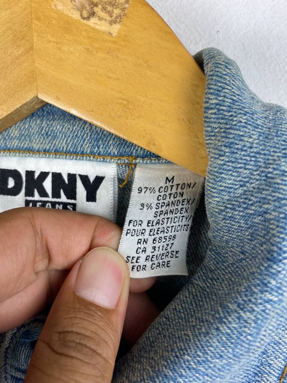 DKNY vintage dkny denim jacket sleeveless nice design Size US M / EU 48-50 / 2 - 6 Thumbnail
