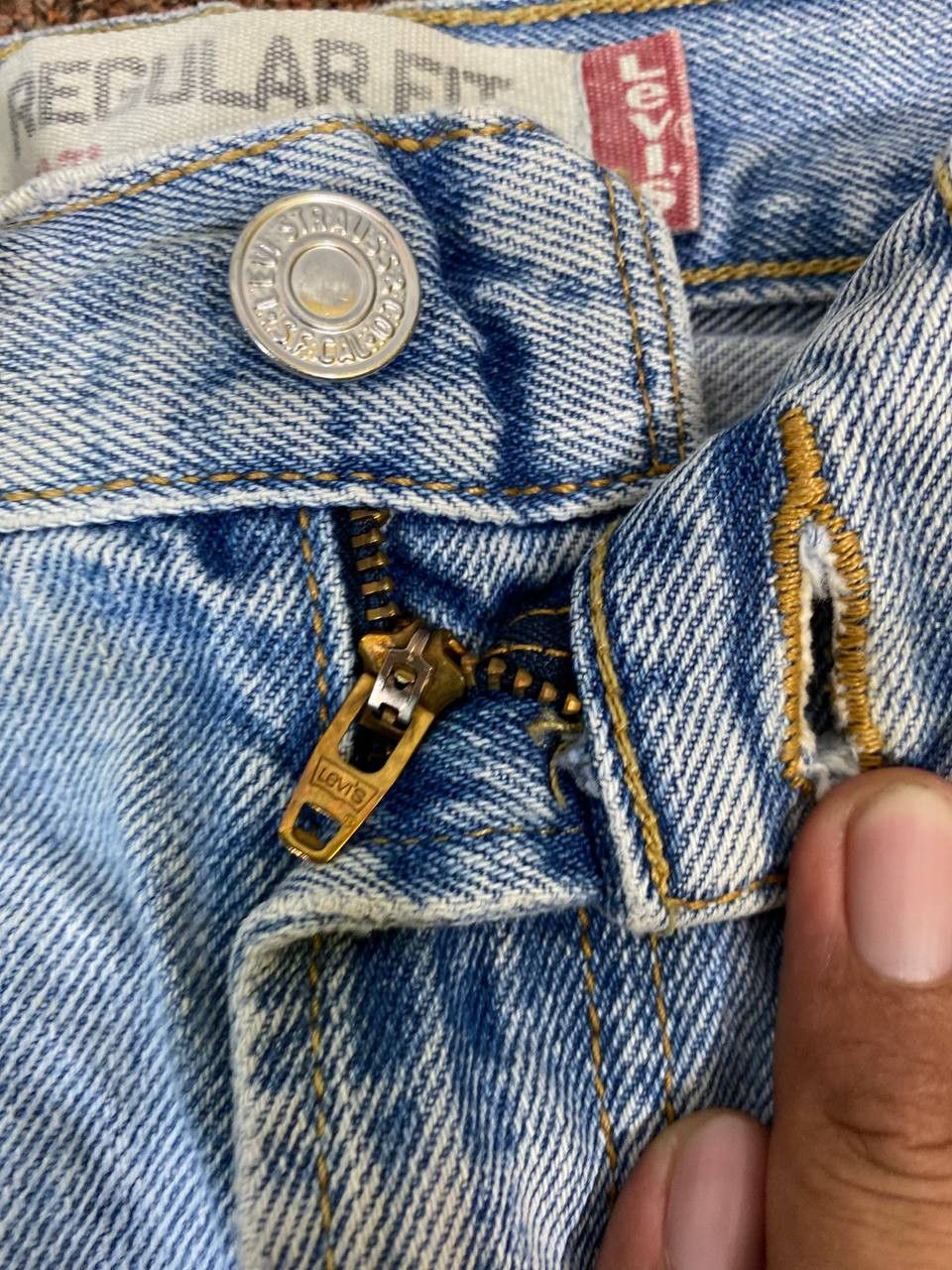 Levi's vintage levis 505 regular fit distressed denim Size US 33 - 11 Thumbnail