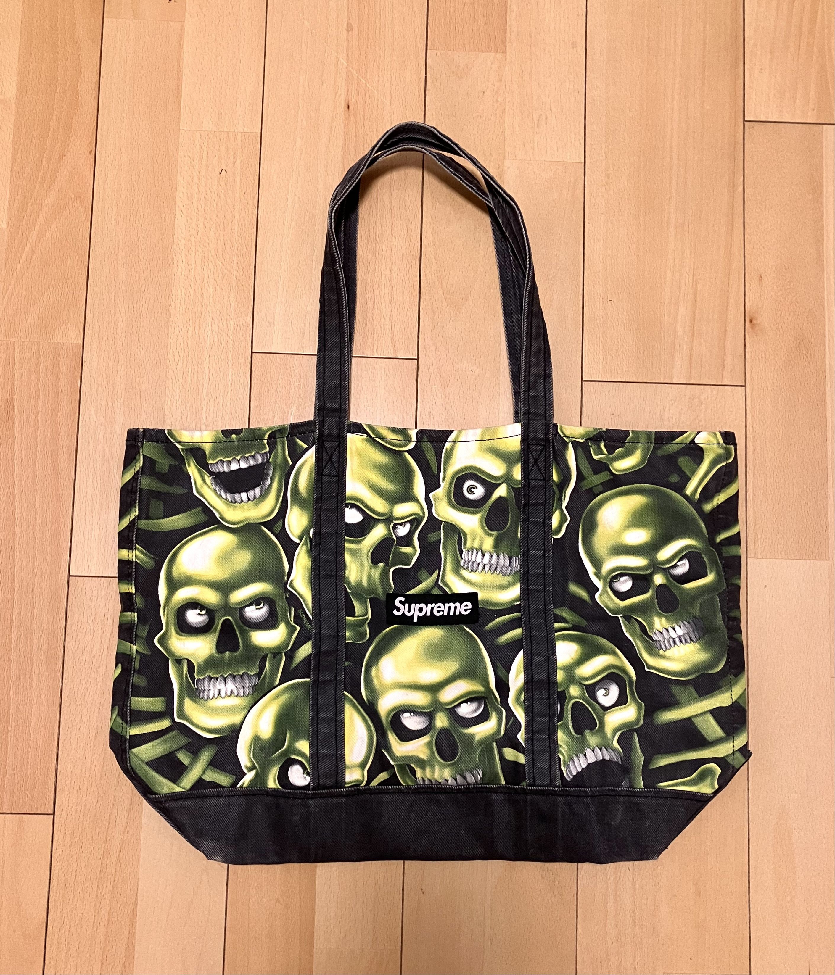 image of Supreme Green Skull Pile Glow Tote Bag Black, Men's