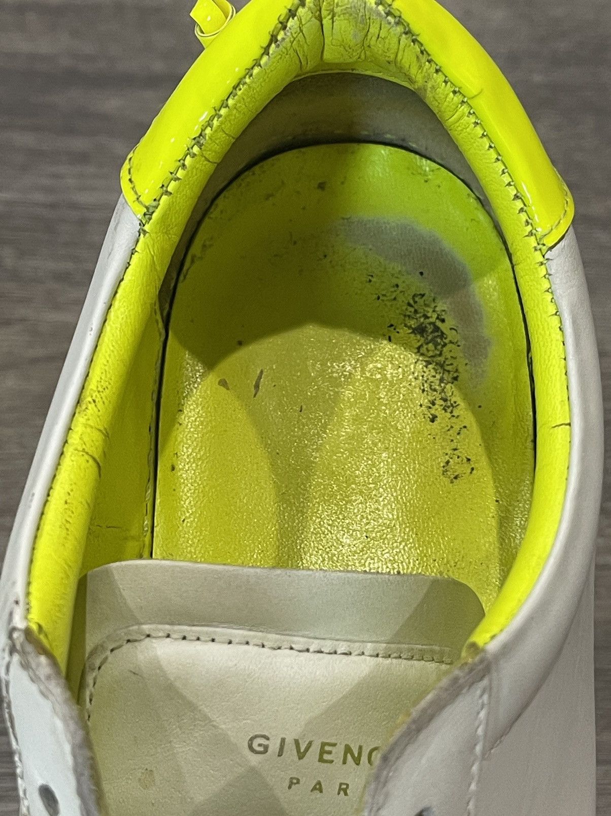 Givenchy Givenchy Urban Knots Neon Yellow Sz. 41 Size US 8 / EU 41 - 10 Thumbnail