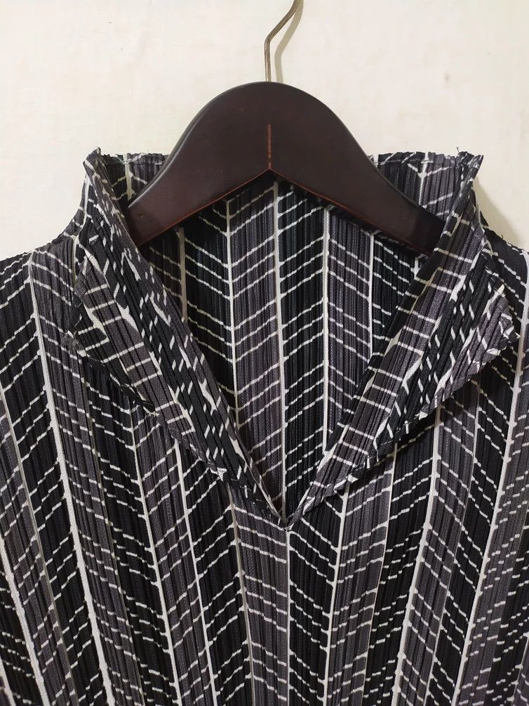 Issey Miyake × Japanese Brand 🔥PLEATS PLEASE ISSEY MIYAKE LONGSLEEVE STRETCHABLE WOMEN Size ONE SIZE - 2 Thumbnail