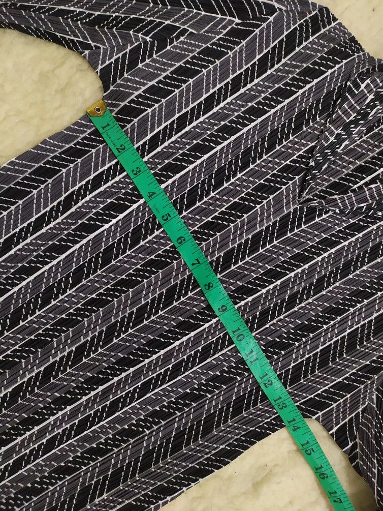Issey Miyake × Japanese Brand 🔥PLEATS PLEASE ISSEY MIYAKE LONGSLEEVE STRETCHABLE WOMEN Size ONE SIZE - 10 Thumbnail