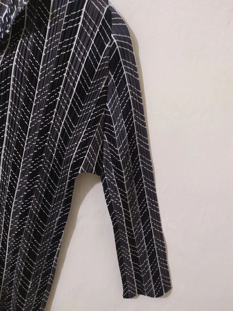 Issey Miyake × Japanese Brand 🔥PLEATS PLEASE ISSEY MIYAKE LONGSLEEVE STRETCHABLE WOMEN Size ONE SIZE - 5 Thumbnail
