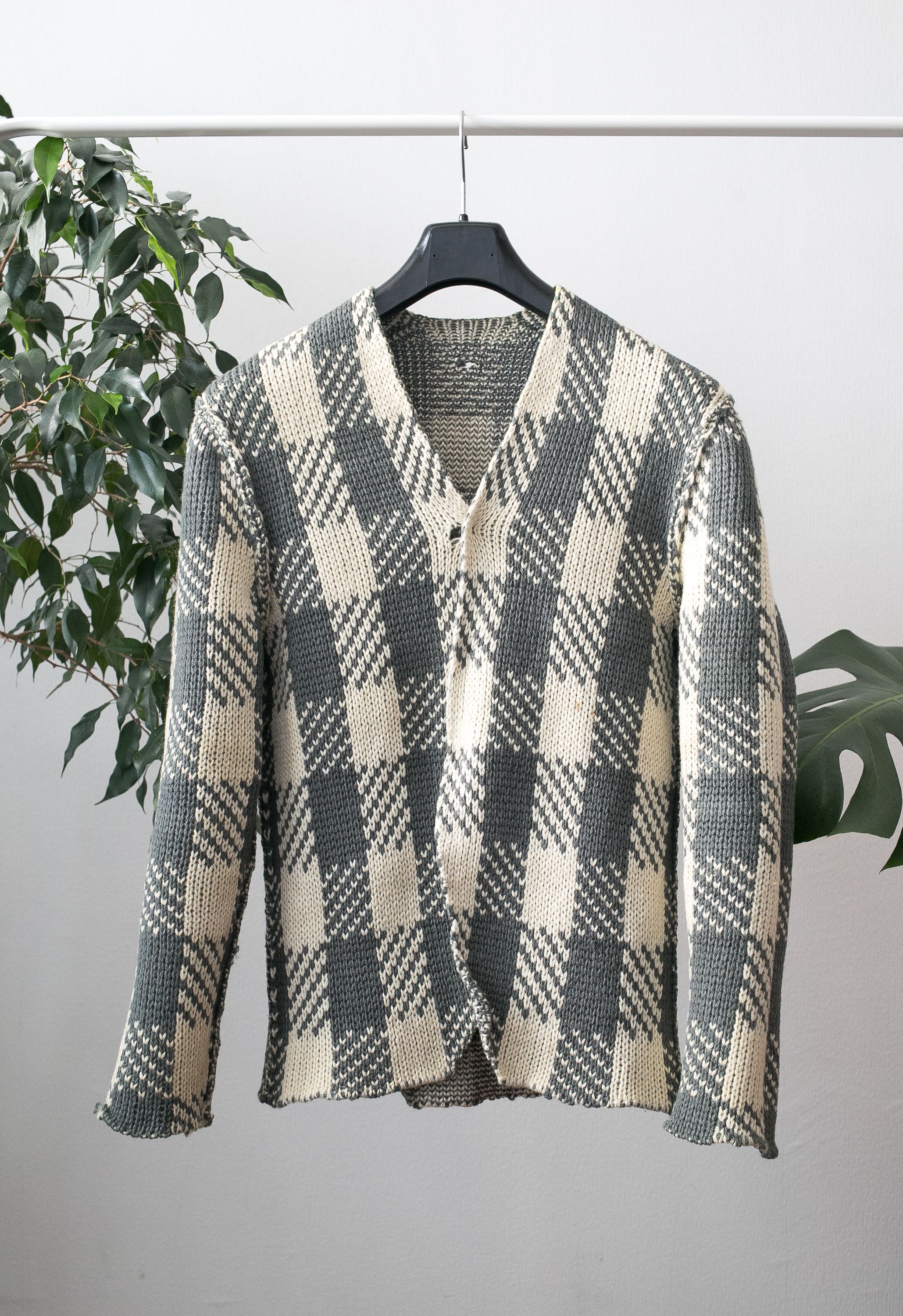 Label under construction Reversible knit