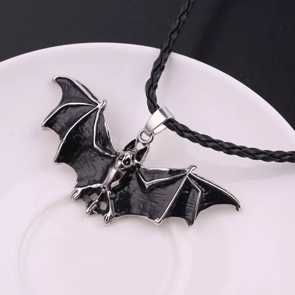 Jewelry Leather Chain Vampire Bat Gothic Bat Pendant Necklace Size ONE SIZE - 3 Thumbnail