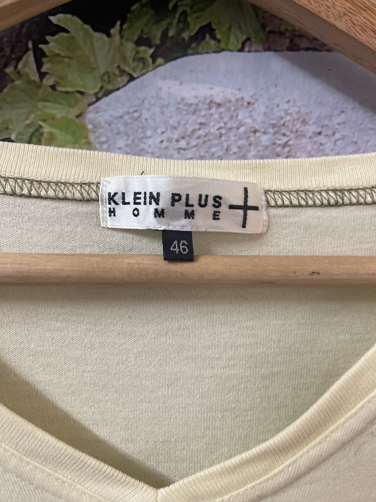 Japanese Brand VINTAGE KLEIN PLUS HOMME V NECK TEE VERY RARE Size S / US 4 / IT 40 - 3 Thumbnail