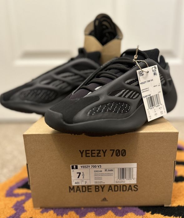 Grailed cheap yeezy 700