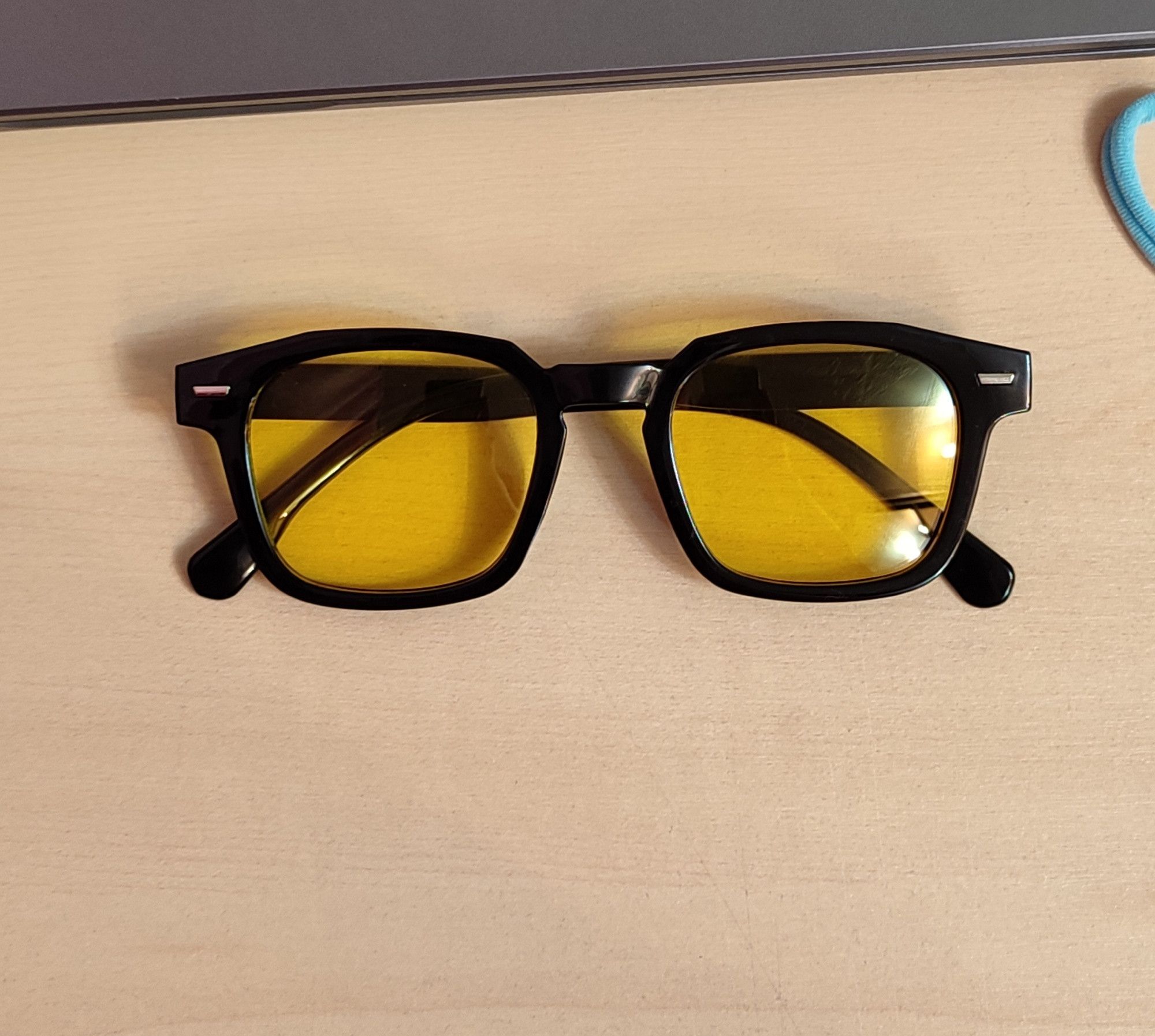 Electric Visual Yellow Lense Black Frame Sunglasses Size ONE SIZE - 5 Thumbnail