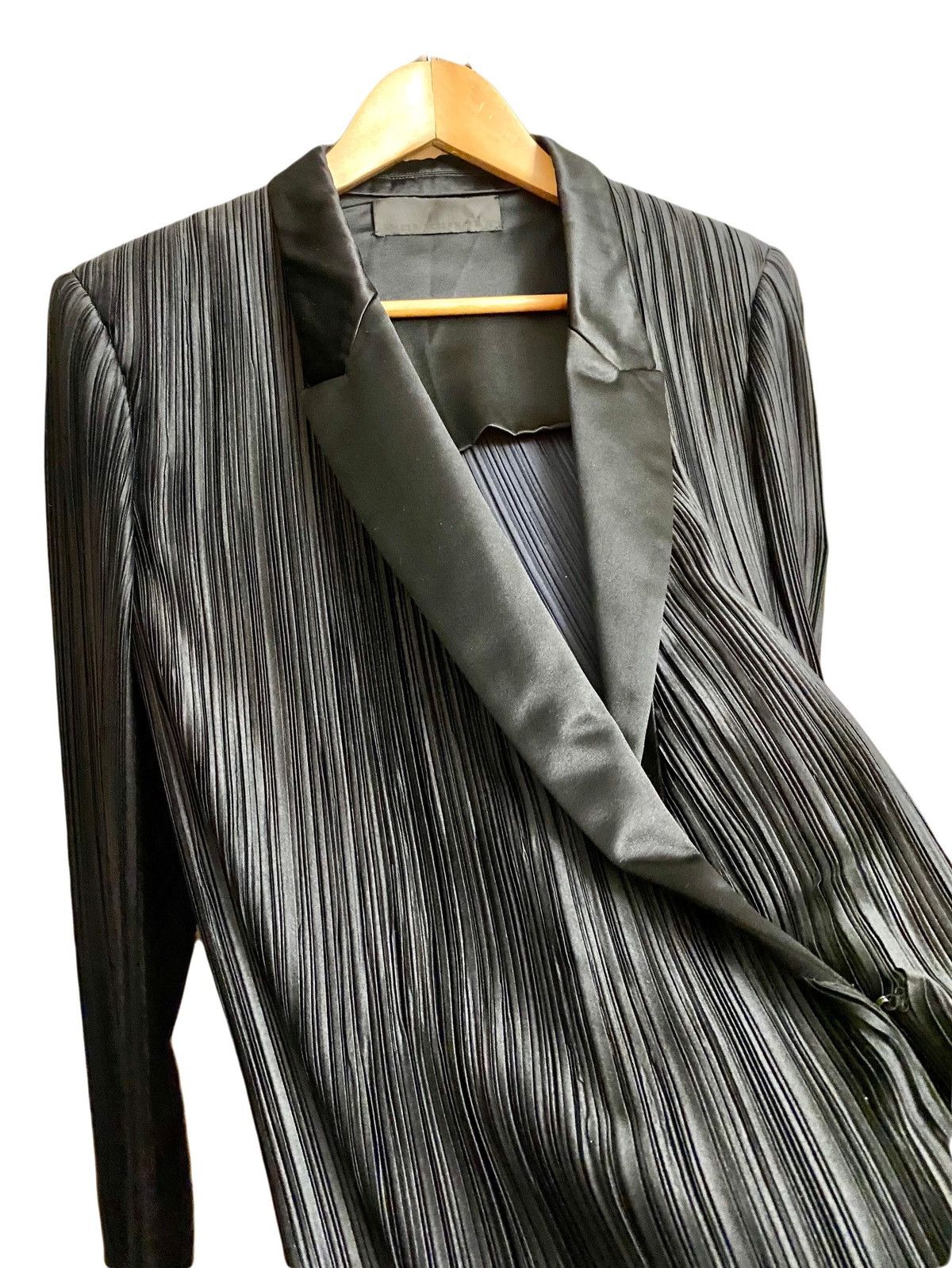 Haider Ackermann Haider Ackermann plissé black runway ss 2017