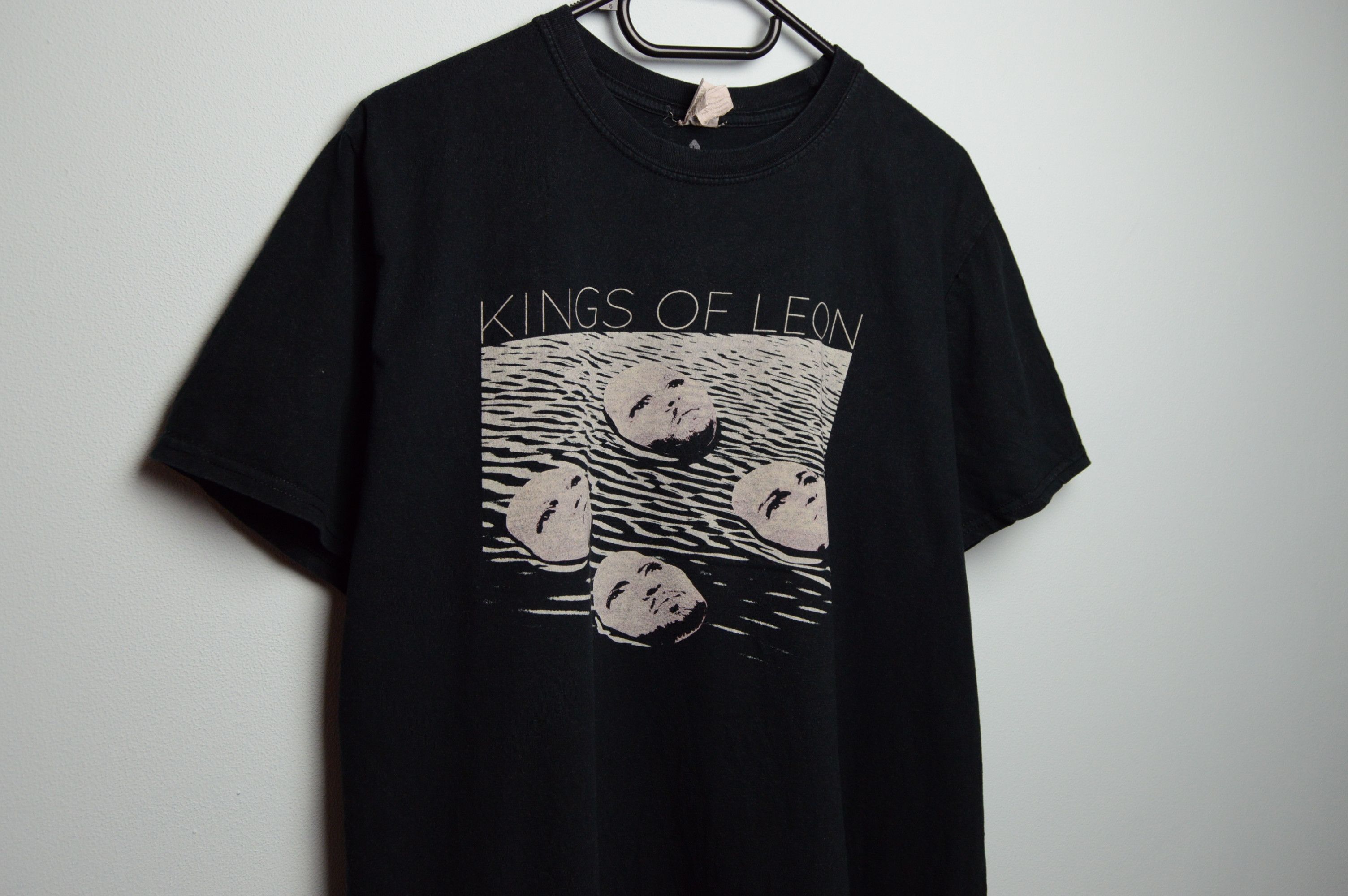 Band Tees kings of leon vintage tee Size US M / EU 48-50 / 2 - 2 Thumbnail