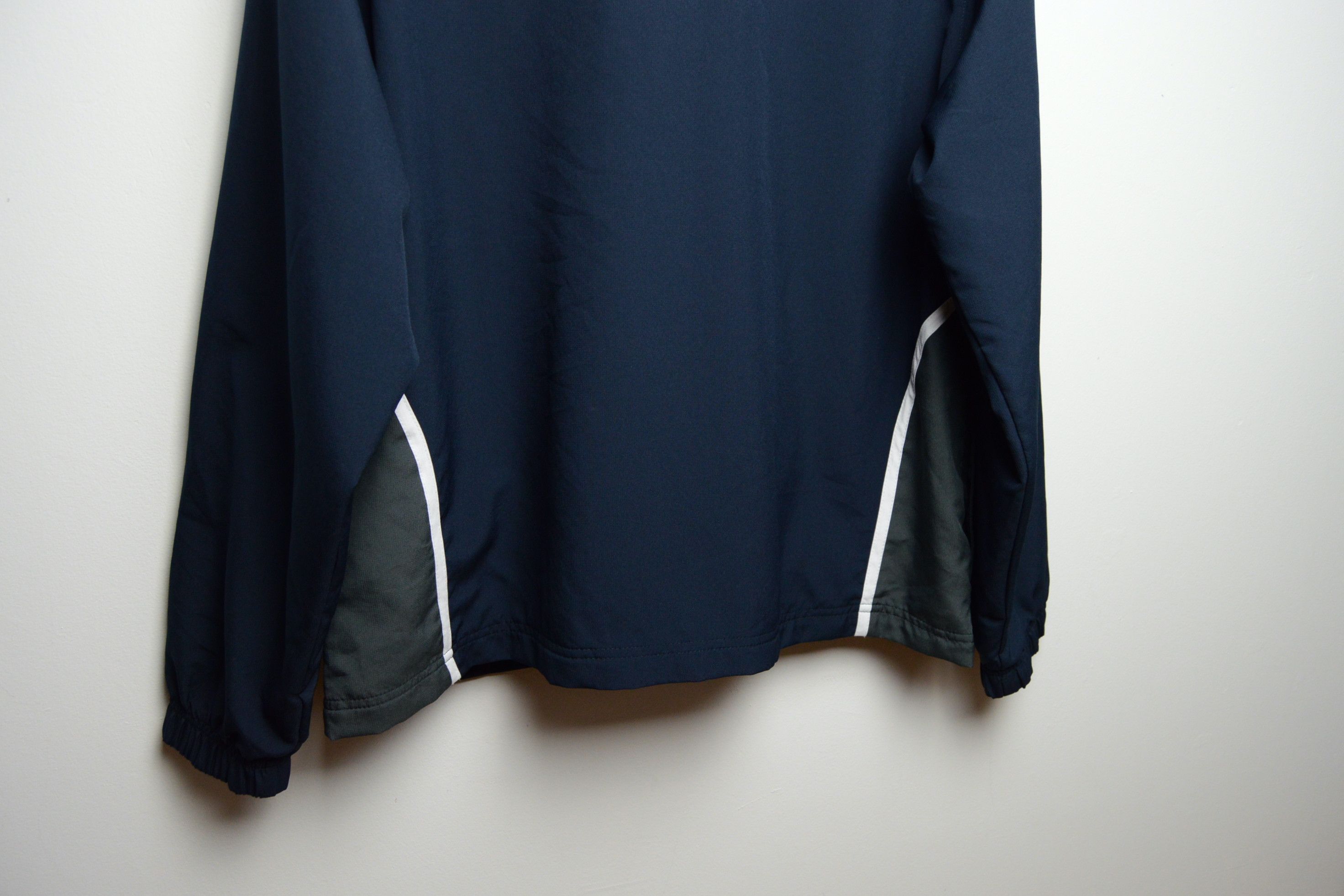 Nike nike y2k swoosh jacket Size US L / EU 52-54 / 3 - 9 Thumbnail