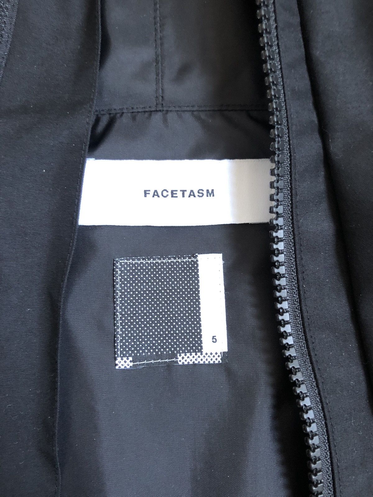 Facetasm Facetasm hooded vest Size US M / EU 48-50 / 2 - 4 Thumbnail