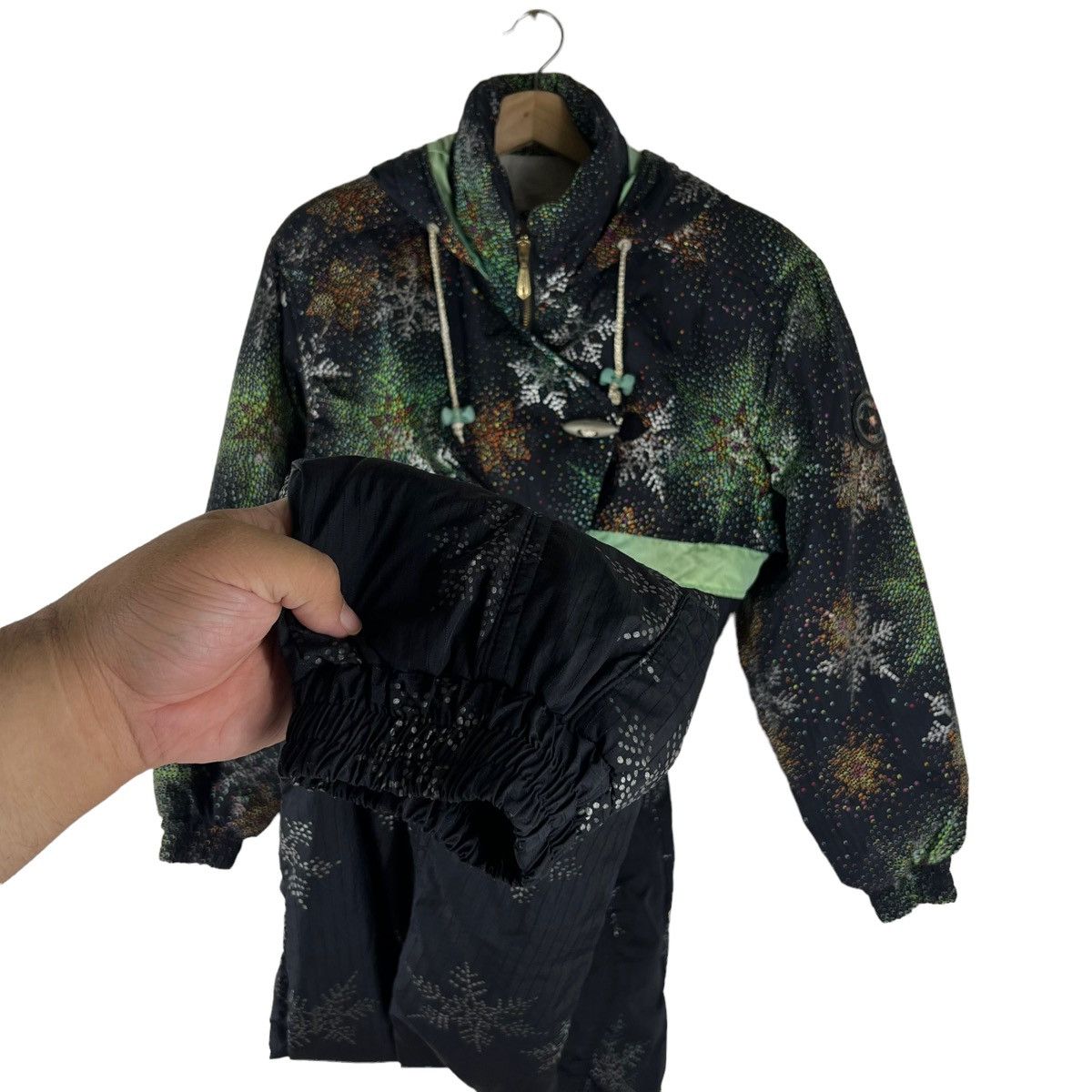 Japanese Brand VINTAGE SKI JACKET OVERALL SILKY WAY OVERPRINT DOT Size US 26 / EU 42 - 5 Thumbnail
