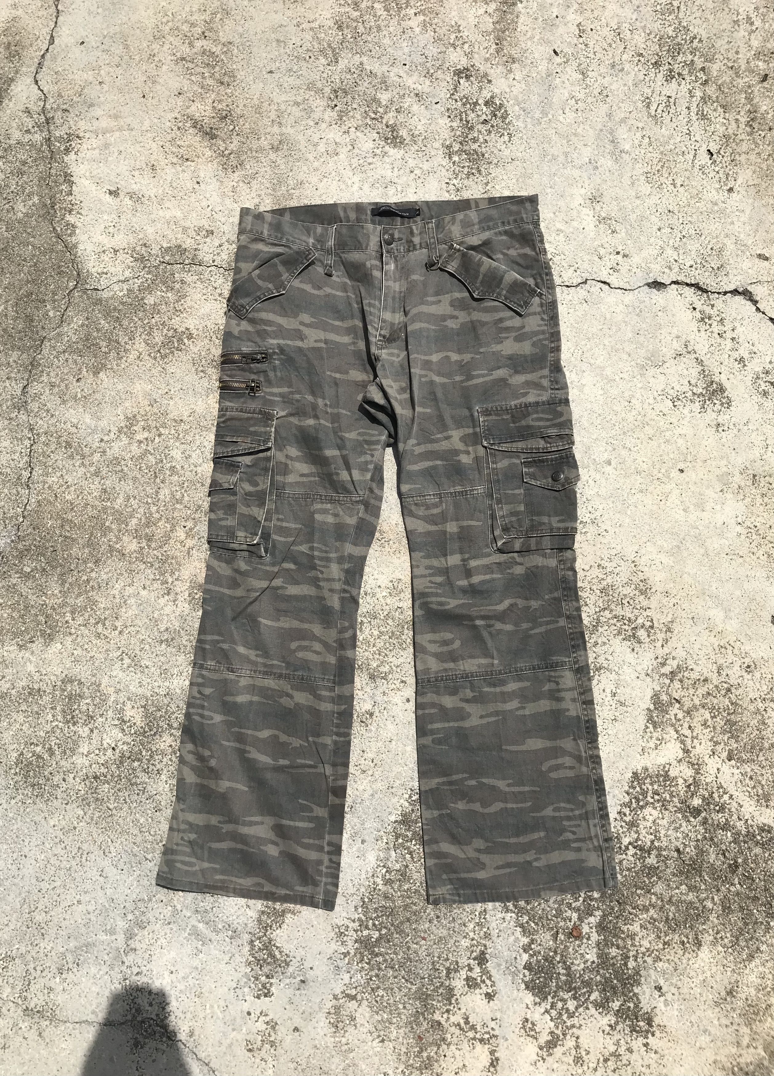 image of Vintage Roots 10 Pockets Cargo Wide Leg Pants in Grey, Men's (Size 34)