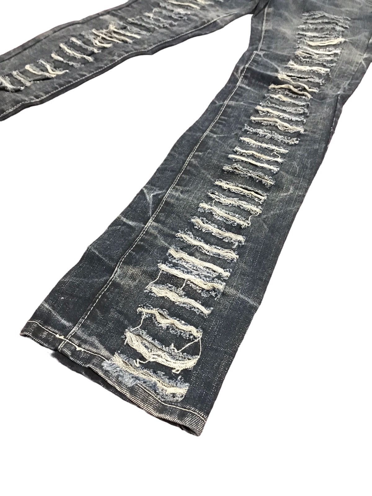 Japanese Brand 🔥🔥Very Rare Unbrand Distressed Rare Design Slim Fit Jeans Size US 32 / EU 48 - 4 Thumbnail