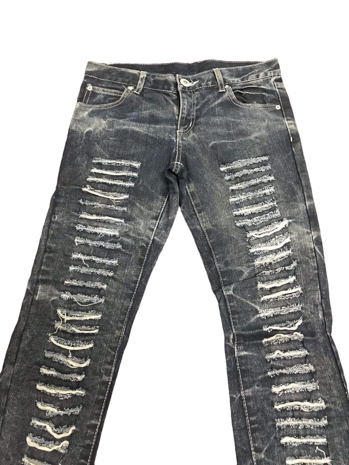 Japanese Brand 🔥🔥Very Rare Unbrand Distressed Rare Design Slim Fit Jeans Size US 32 / EU 48 - 2 Thumbnail
