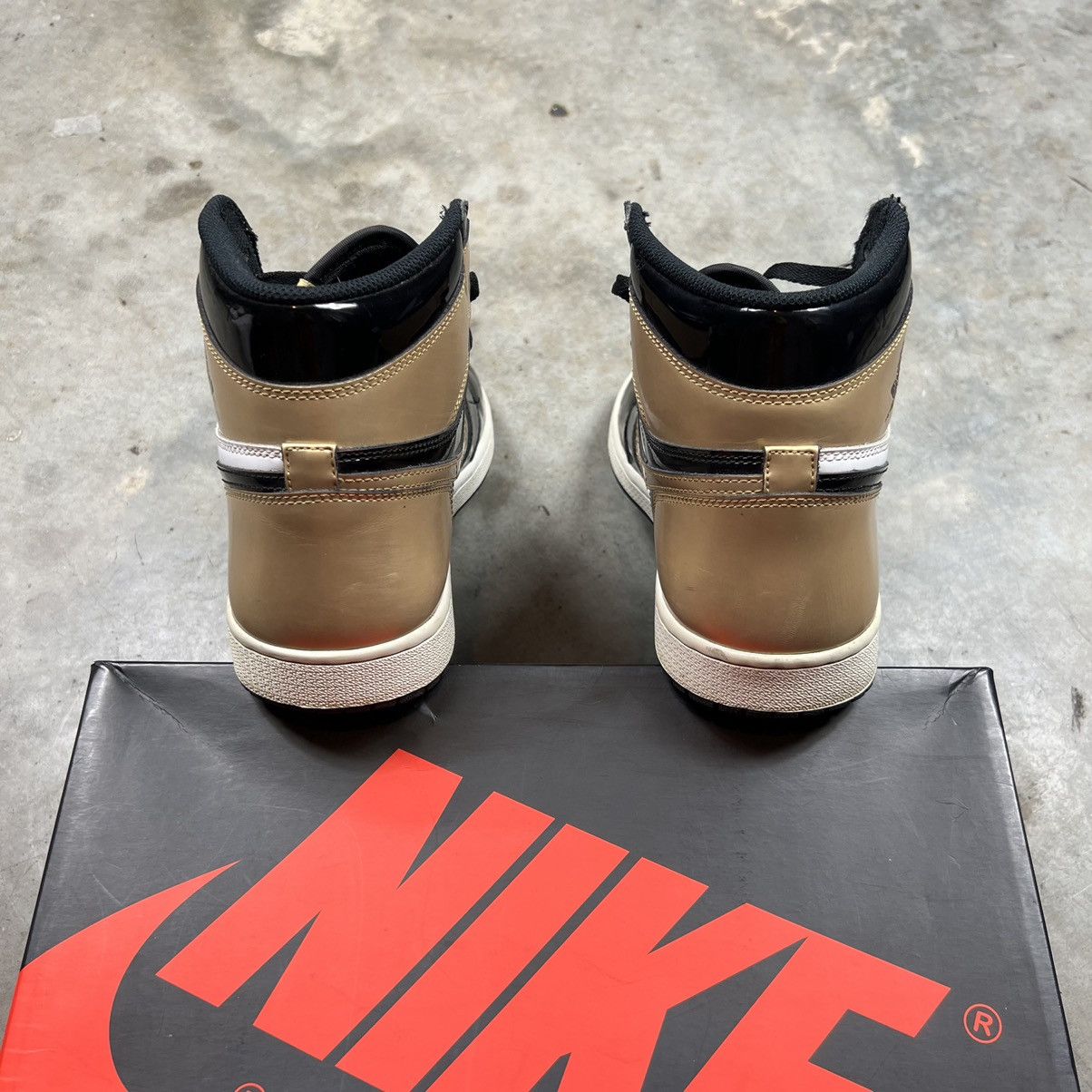 Jordan Brand × Nike Jordan 1 Retro High NRG Patent Gold Toe Size US 11 / EU 44 - 5 Thumbnail