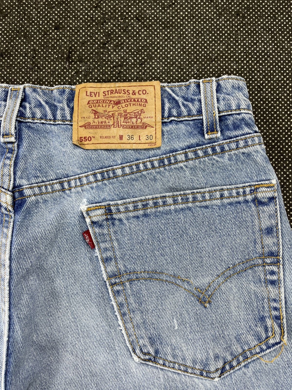 Levi's 90’s Vintage Levis 550 Stone Wash Jeans - J657 Size US 36 / EU 52 - 10 Thumbnail